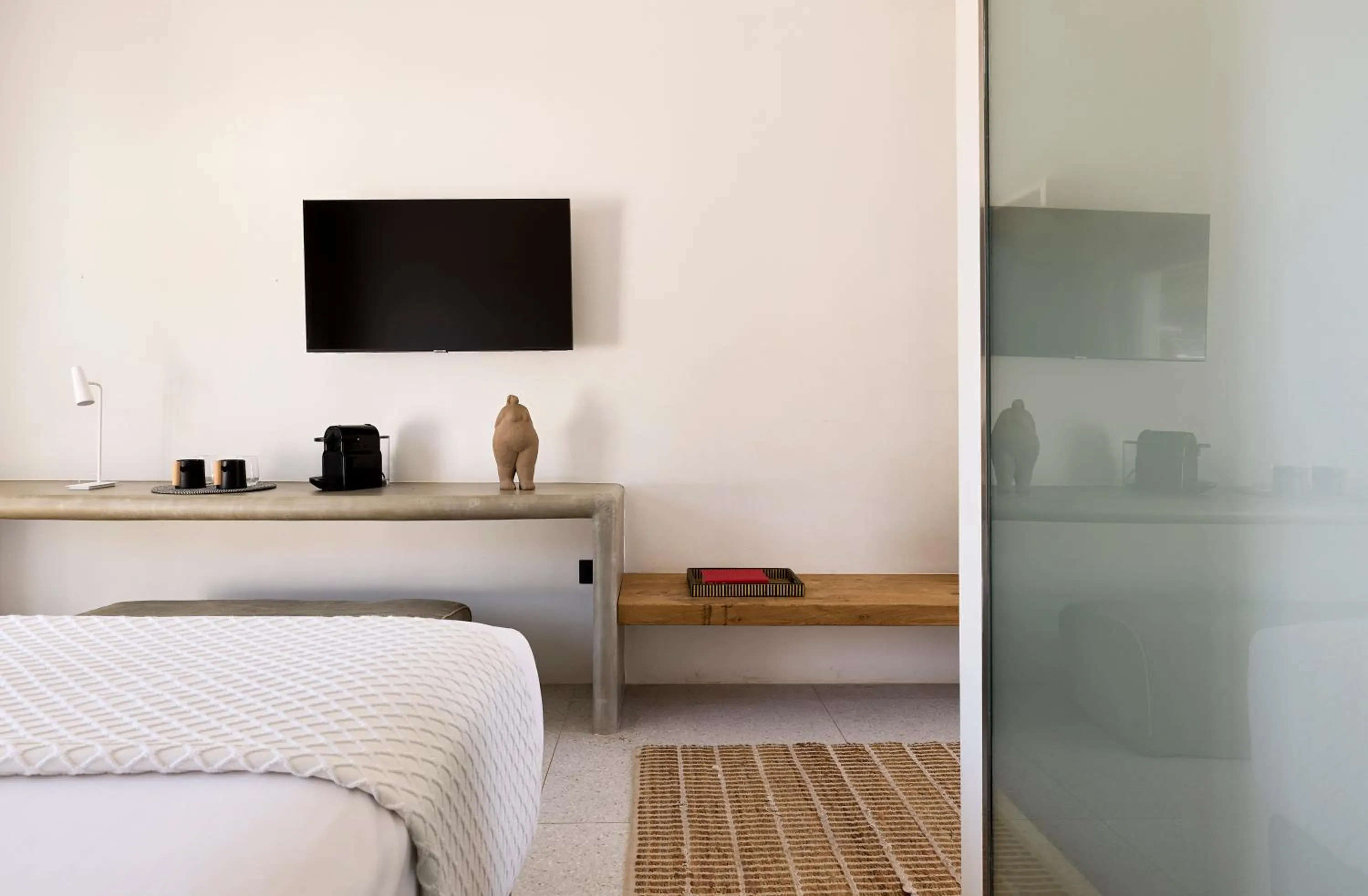 TV and multimedia in Artemis Seaside Resort