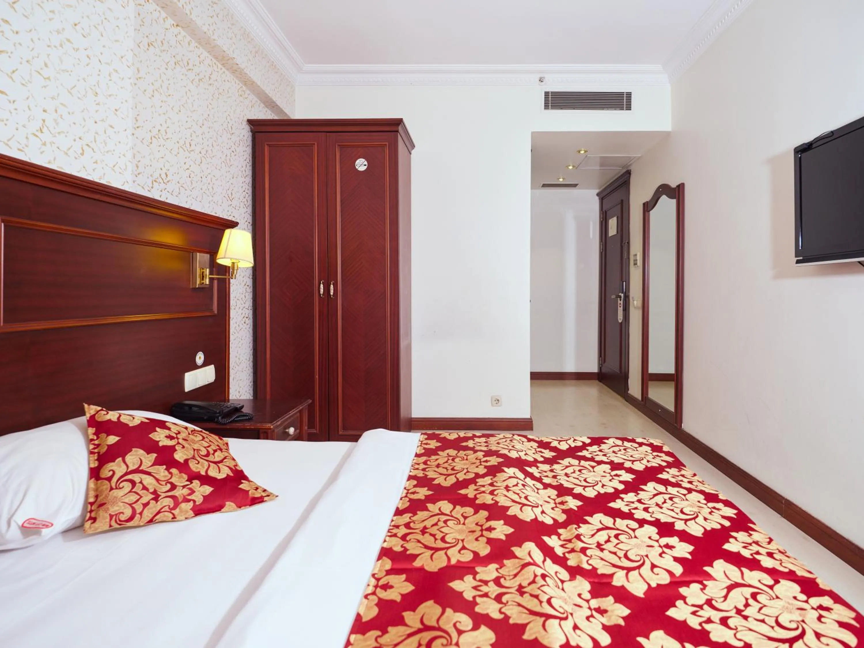 Bed in Istanbul Newcity Hotel