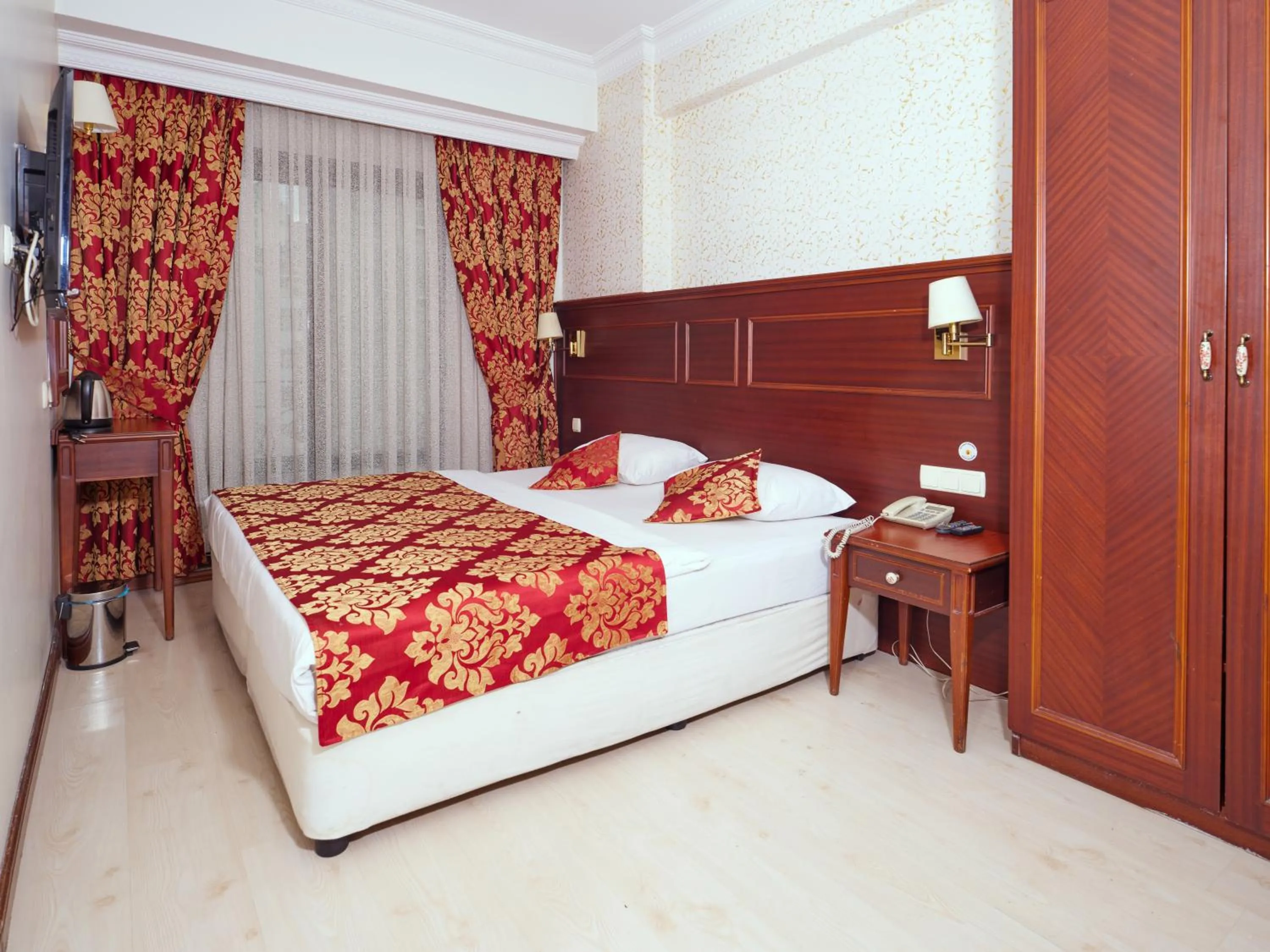 Bedroom, Bed in Istanbul Newcity Hotel