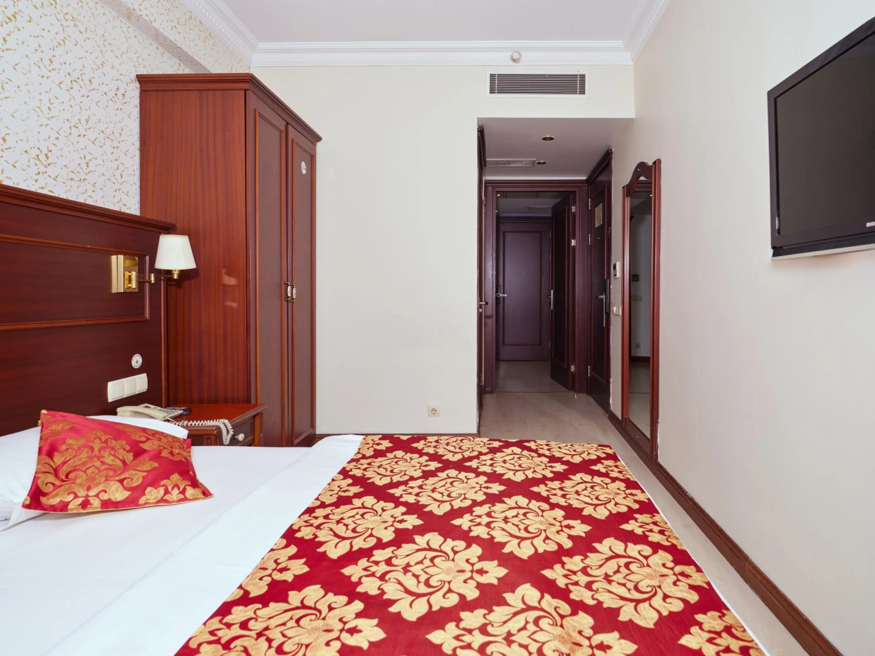 Bed in Istanbul Newcity Hotel