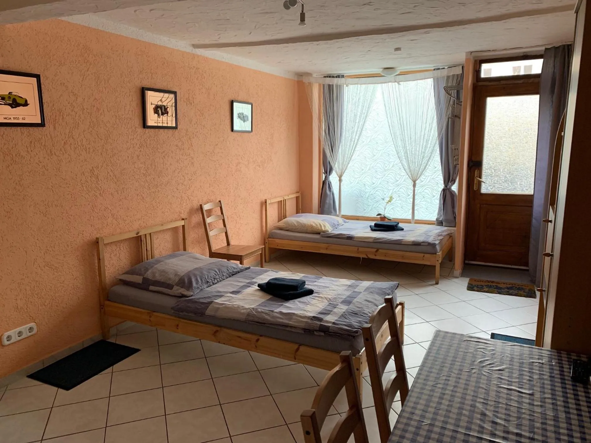 Bedroom, Bed in Belle Vue Apartrooms