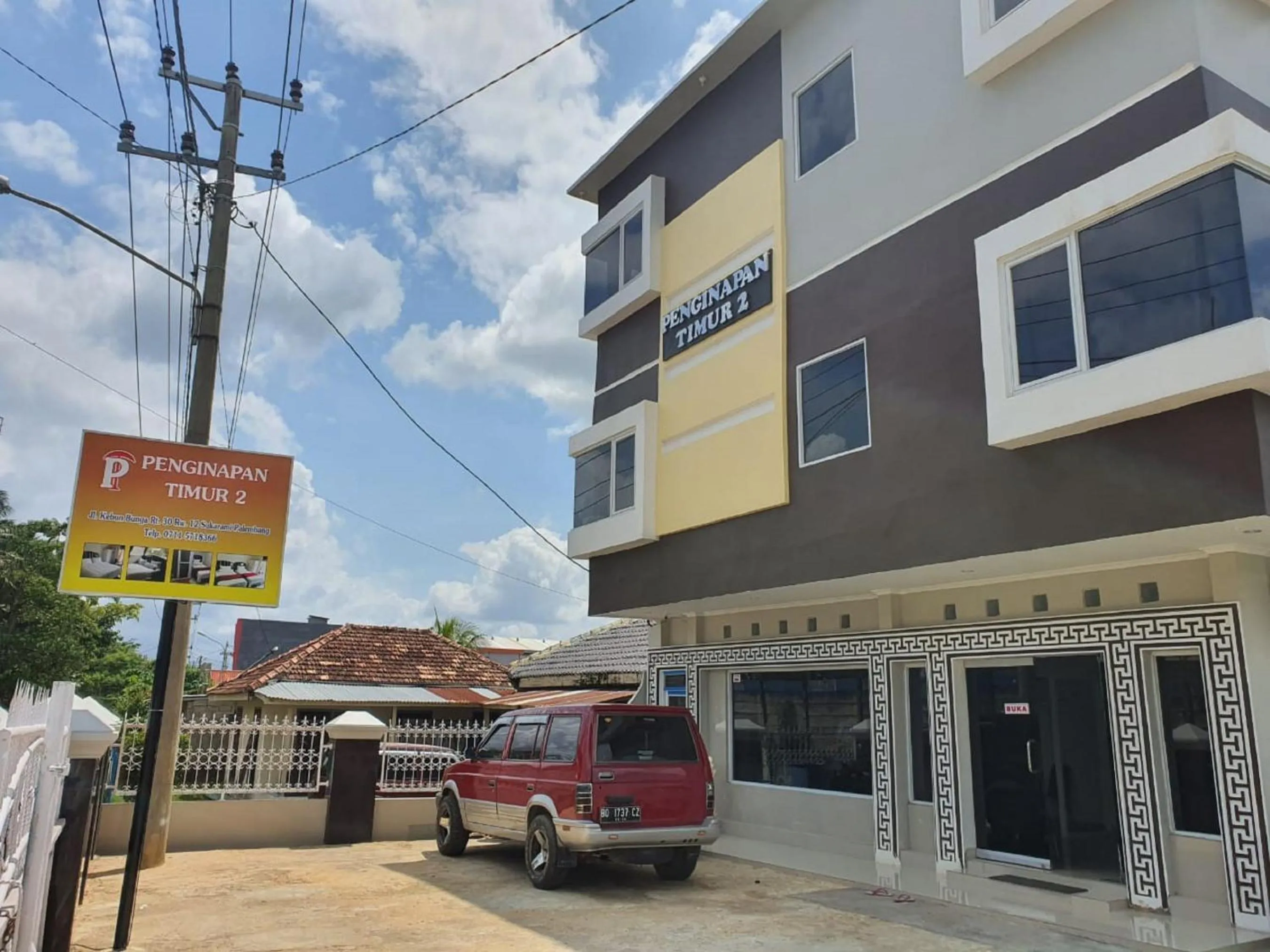 Property building in RedDoorz near Palembang Airport 2
