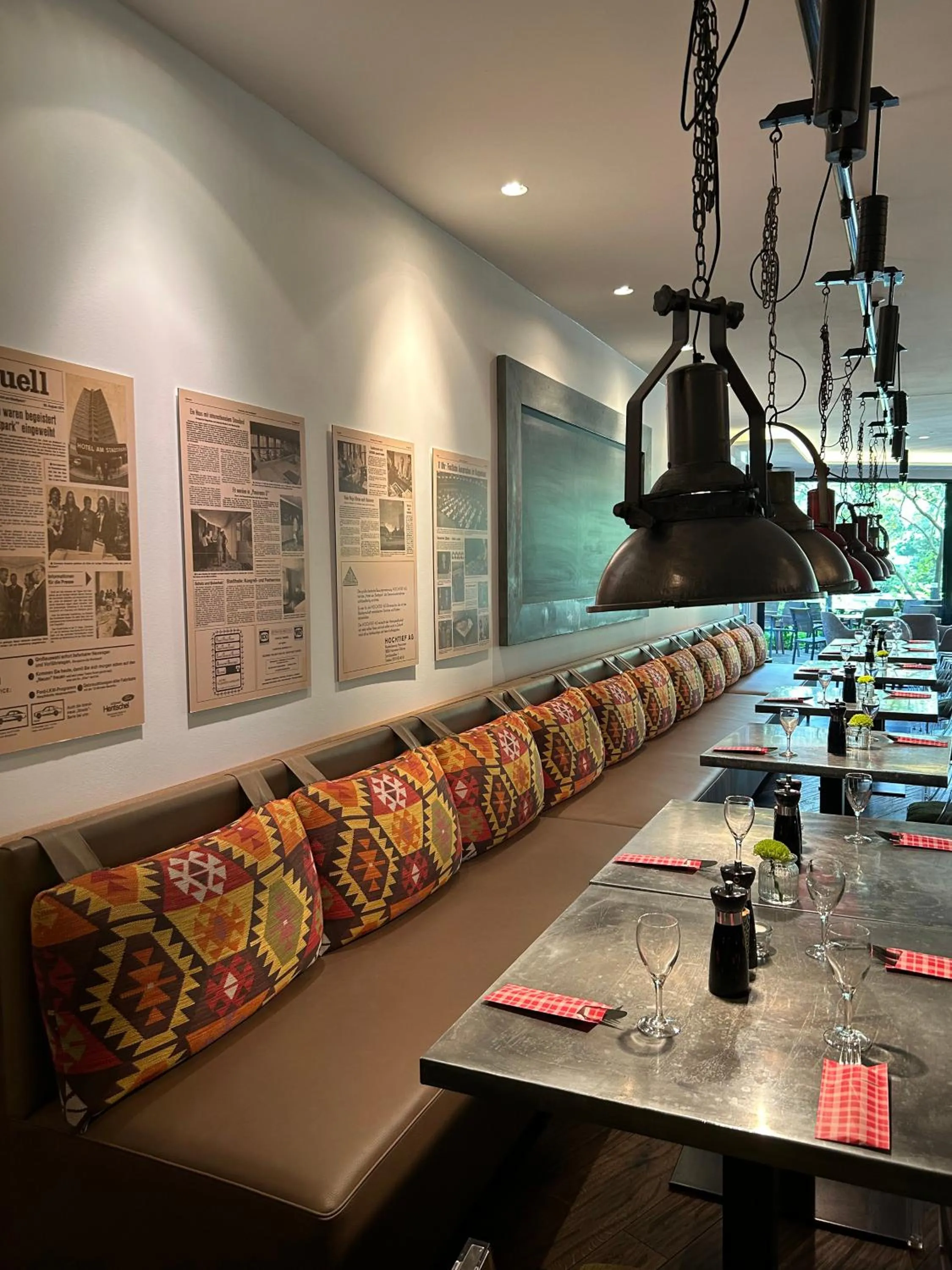 Restaurant/places to eat in Congress Hotel am Stadtpark