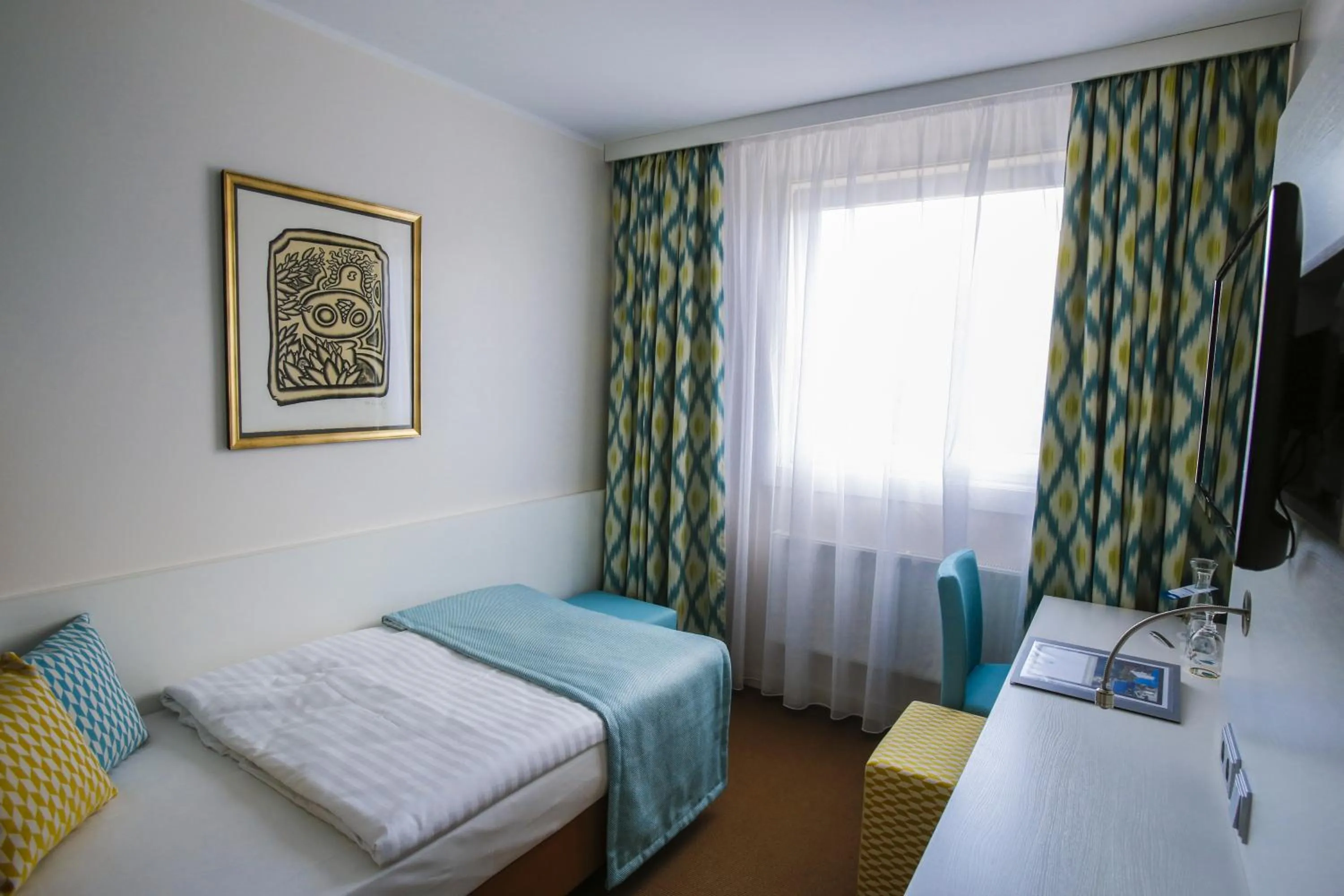 Photo of the whole room, Bed in Congress Hotel am Stadtpark