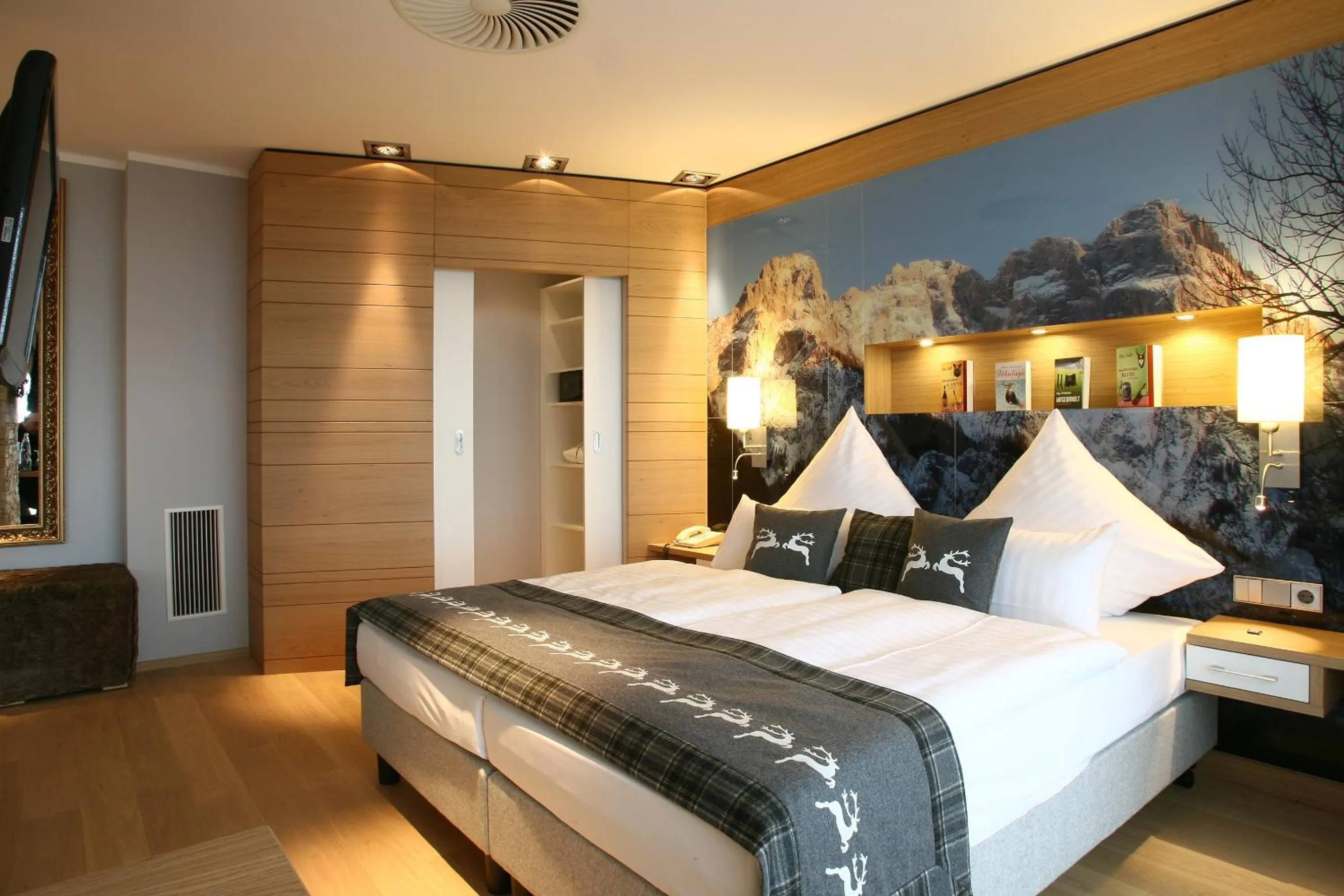 Decorative detail, Bed in Congress Hotel am Stadtpark