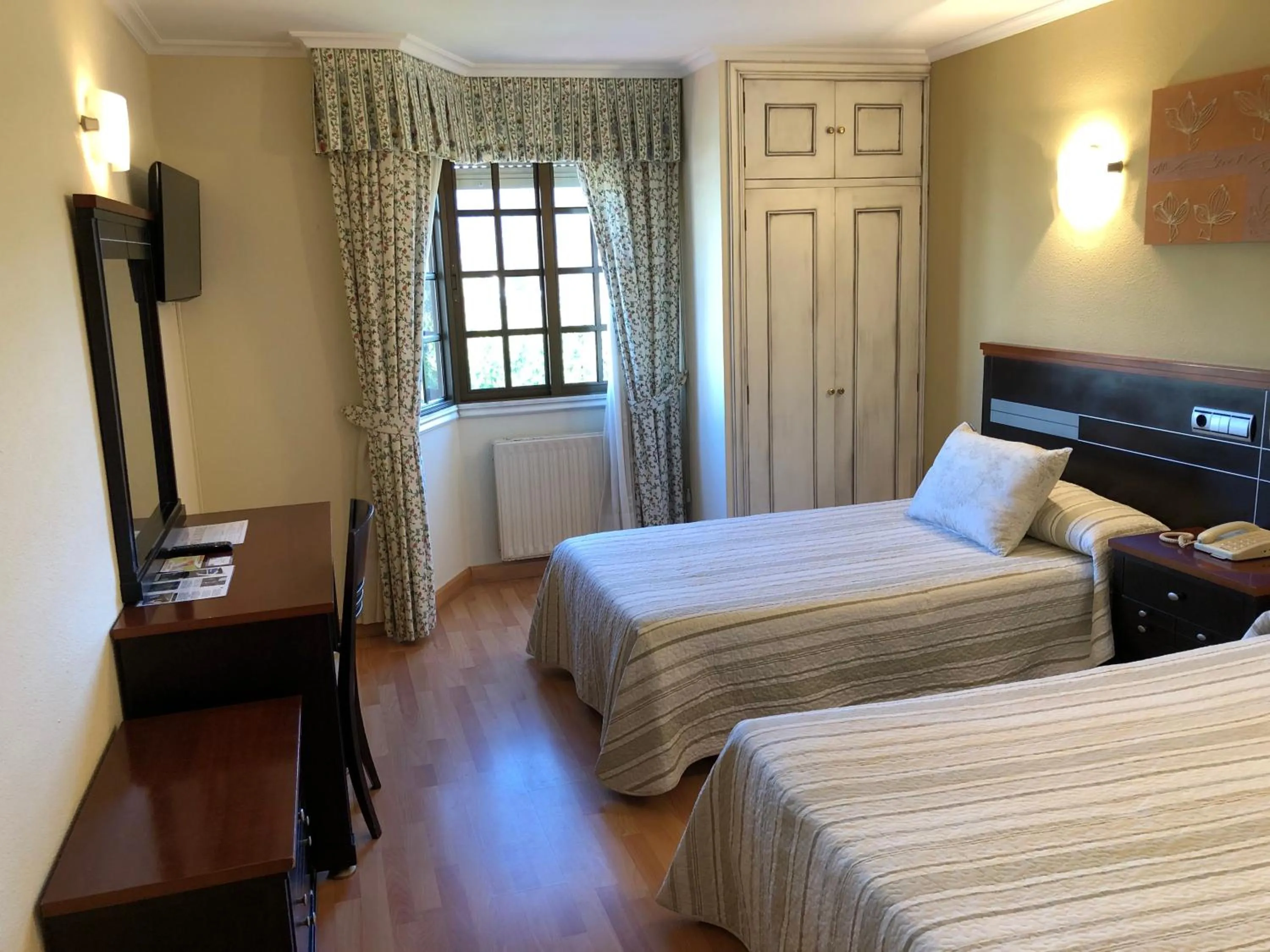 Photo of the whole room, Bed in Hotel Sena