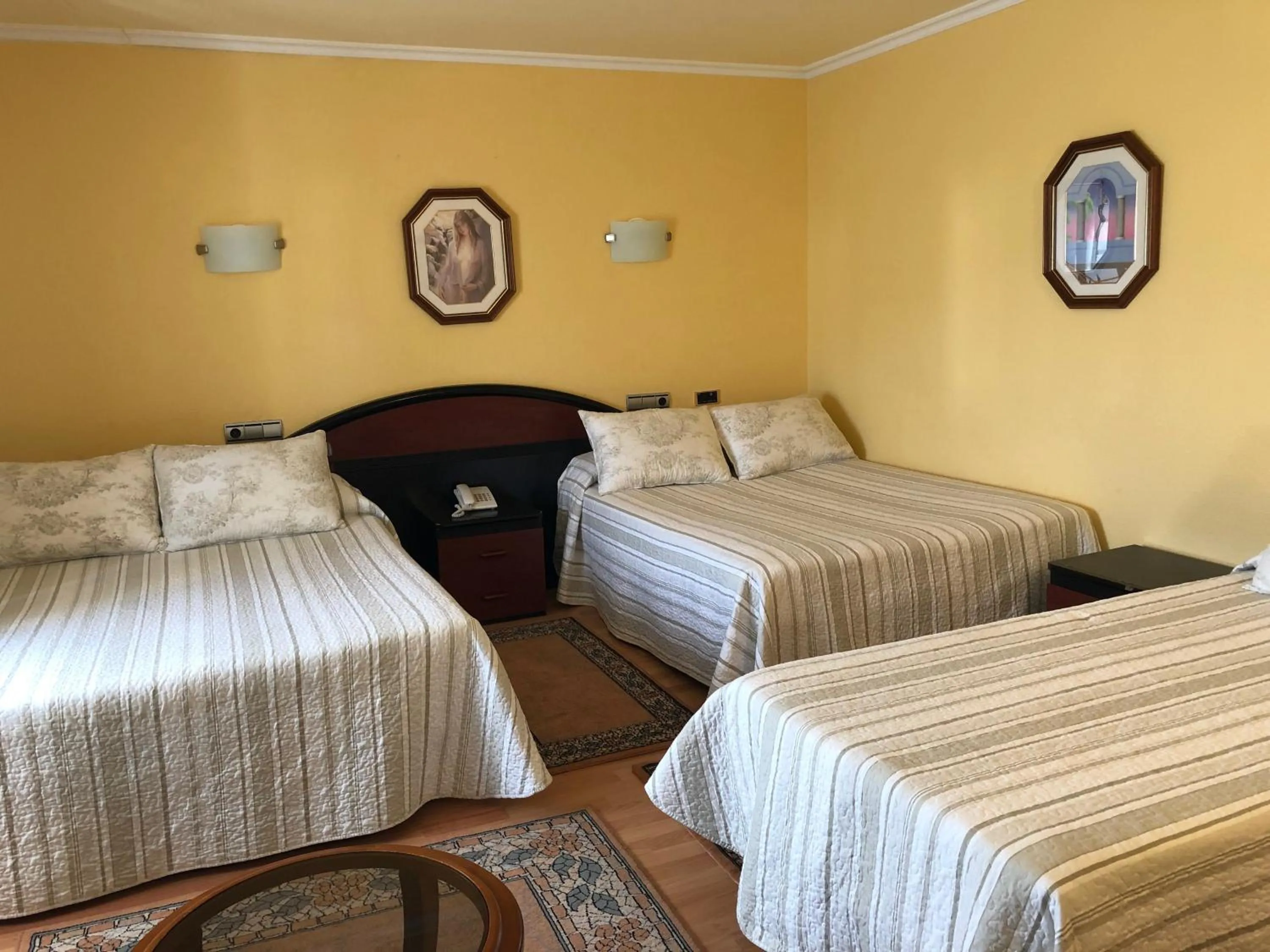 Photo of the whole room, Bed in Hotel Sena