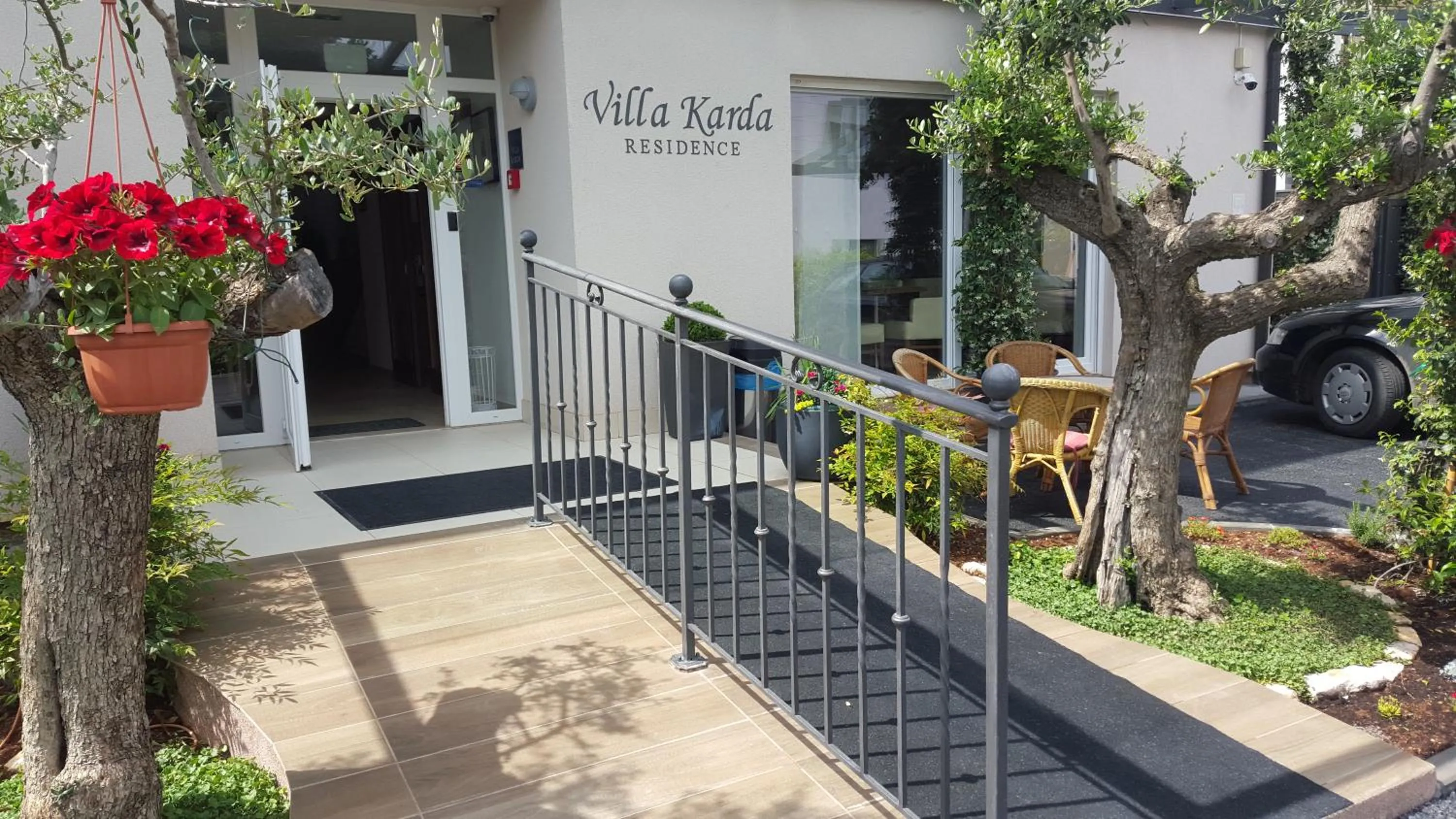 Facade/entrance in Residence Villa Karda