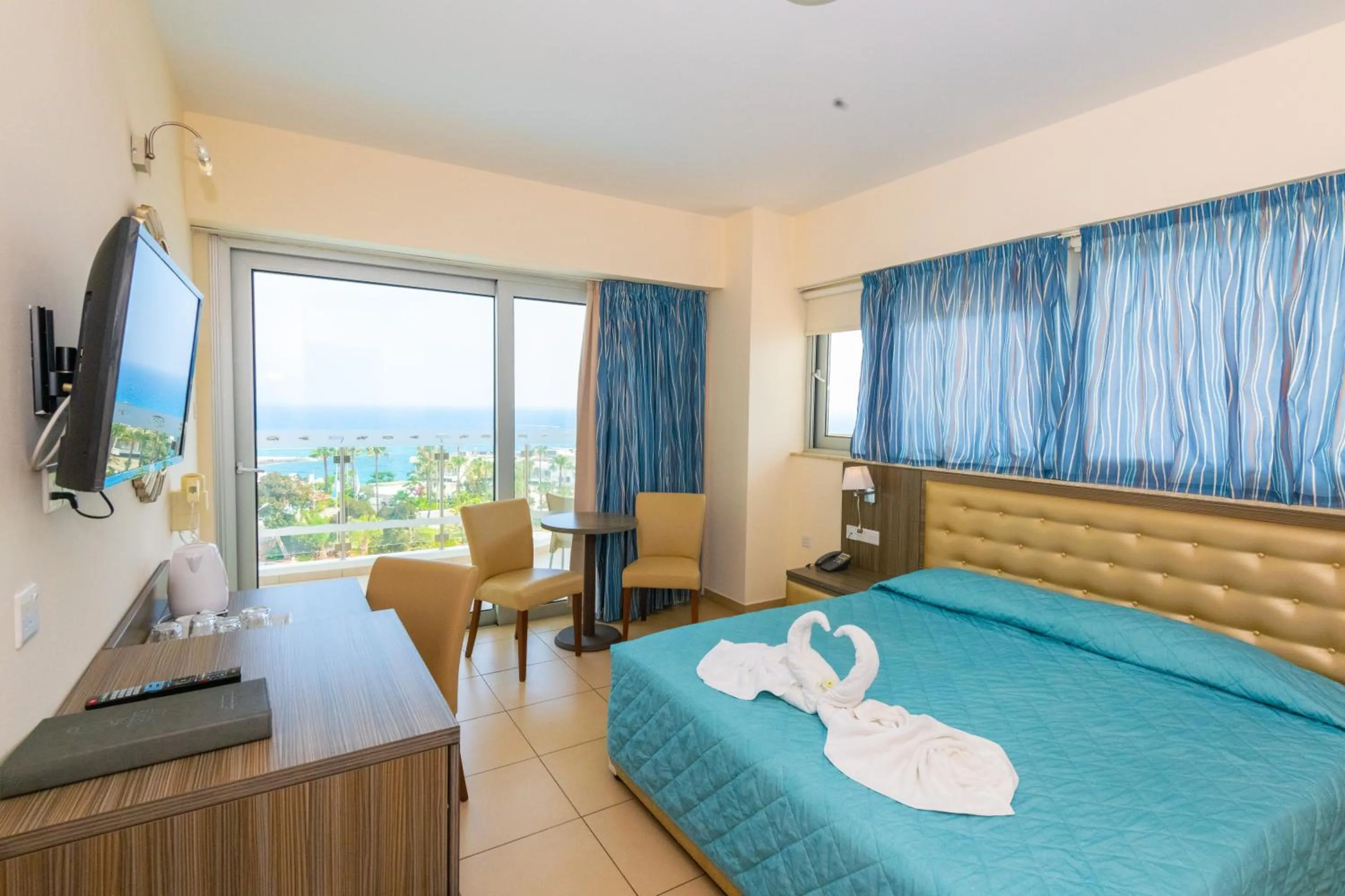 Bed in Tofinis Hotel