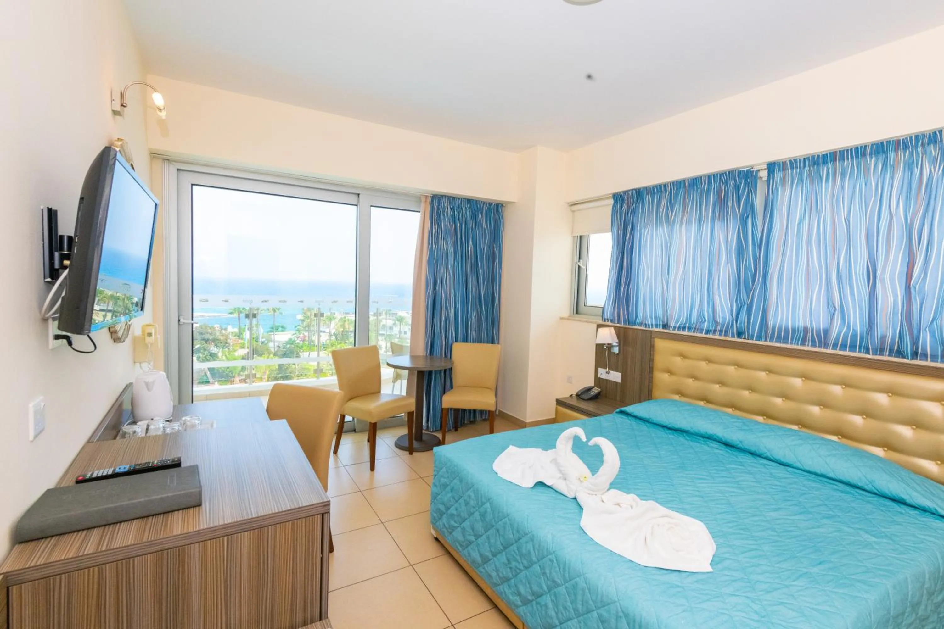 Bed in Tofinis Hotel