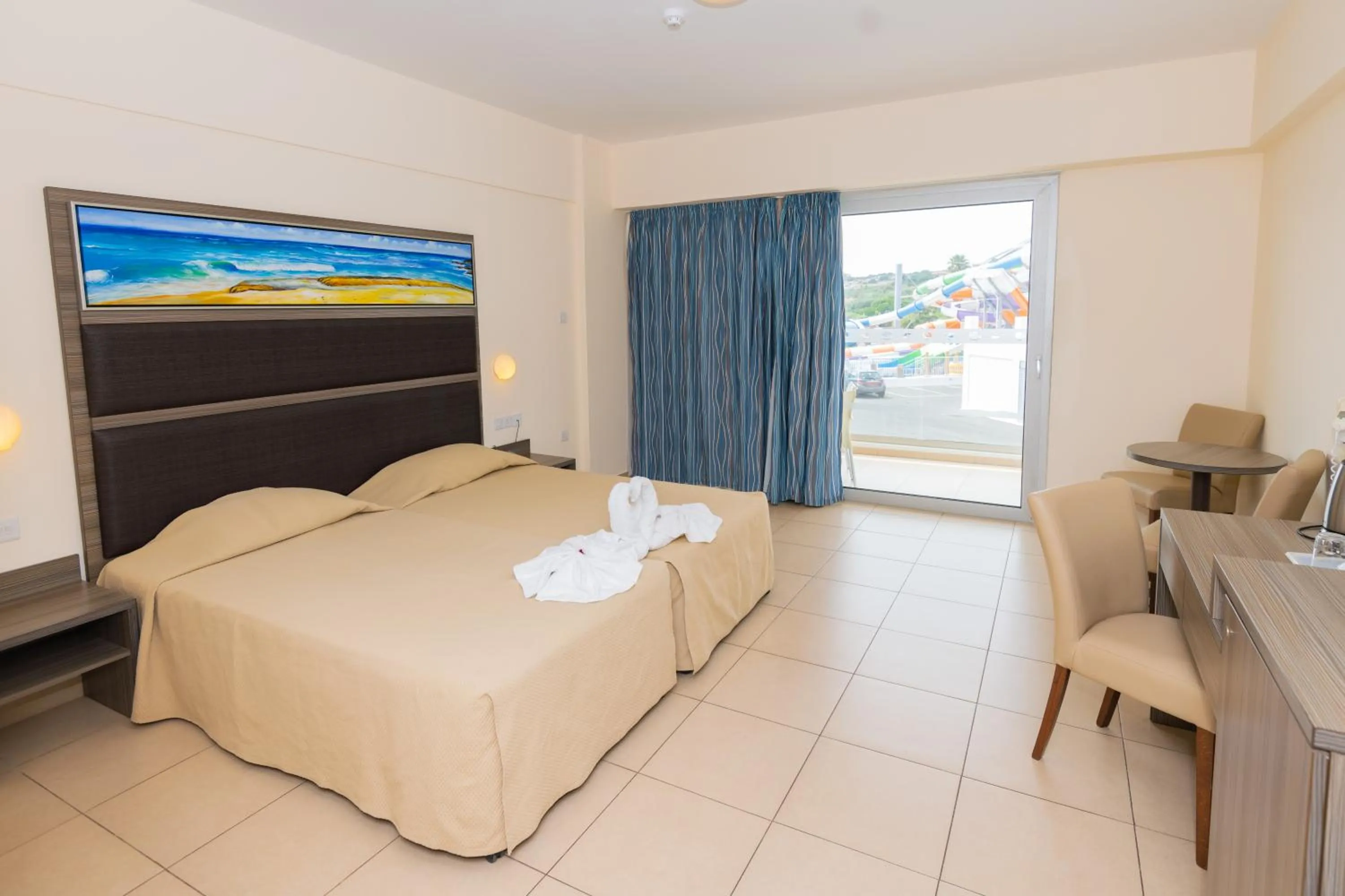 Photo of the whole room, Bed in Tofinis Hotel