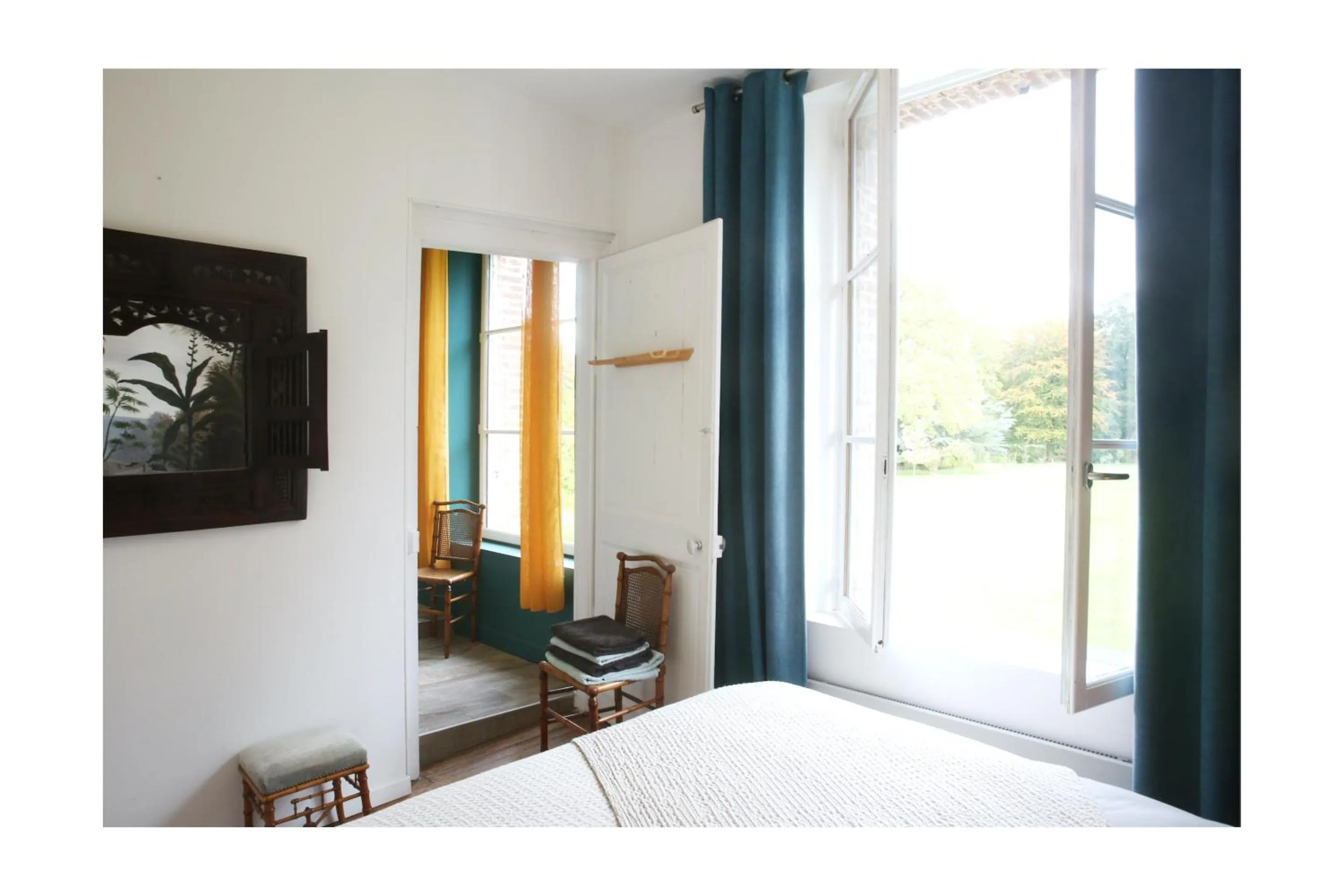 Bedroom, Bed in Château d'Harcelaines