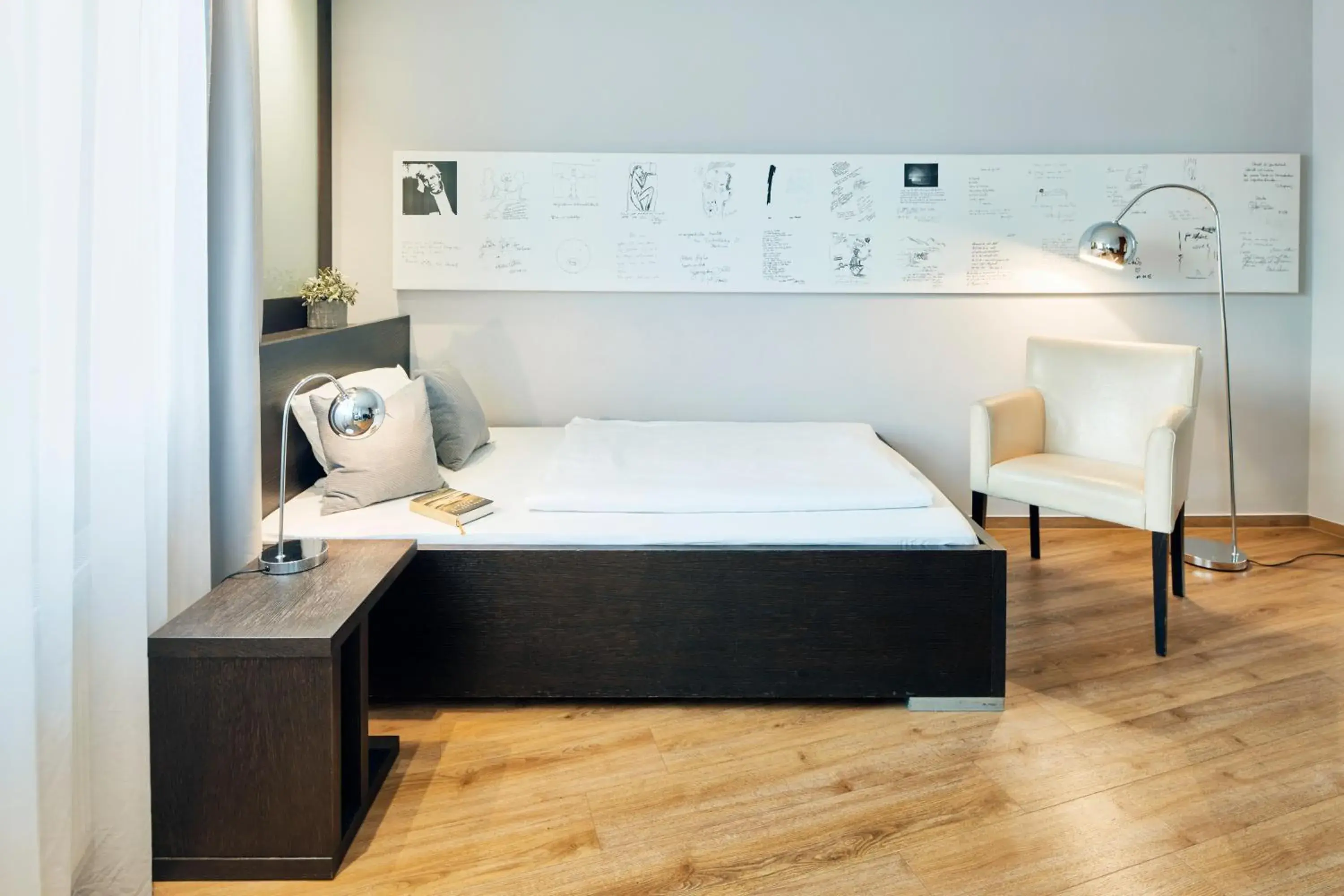 Standard Single Room in art Hotel Tucholsky Standard Single Room in art Hotel Tucholsky