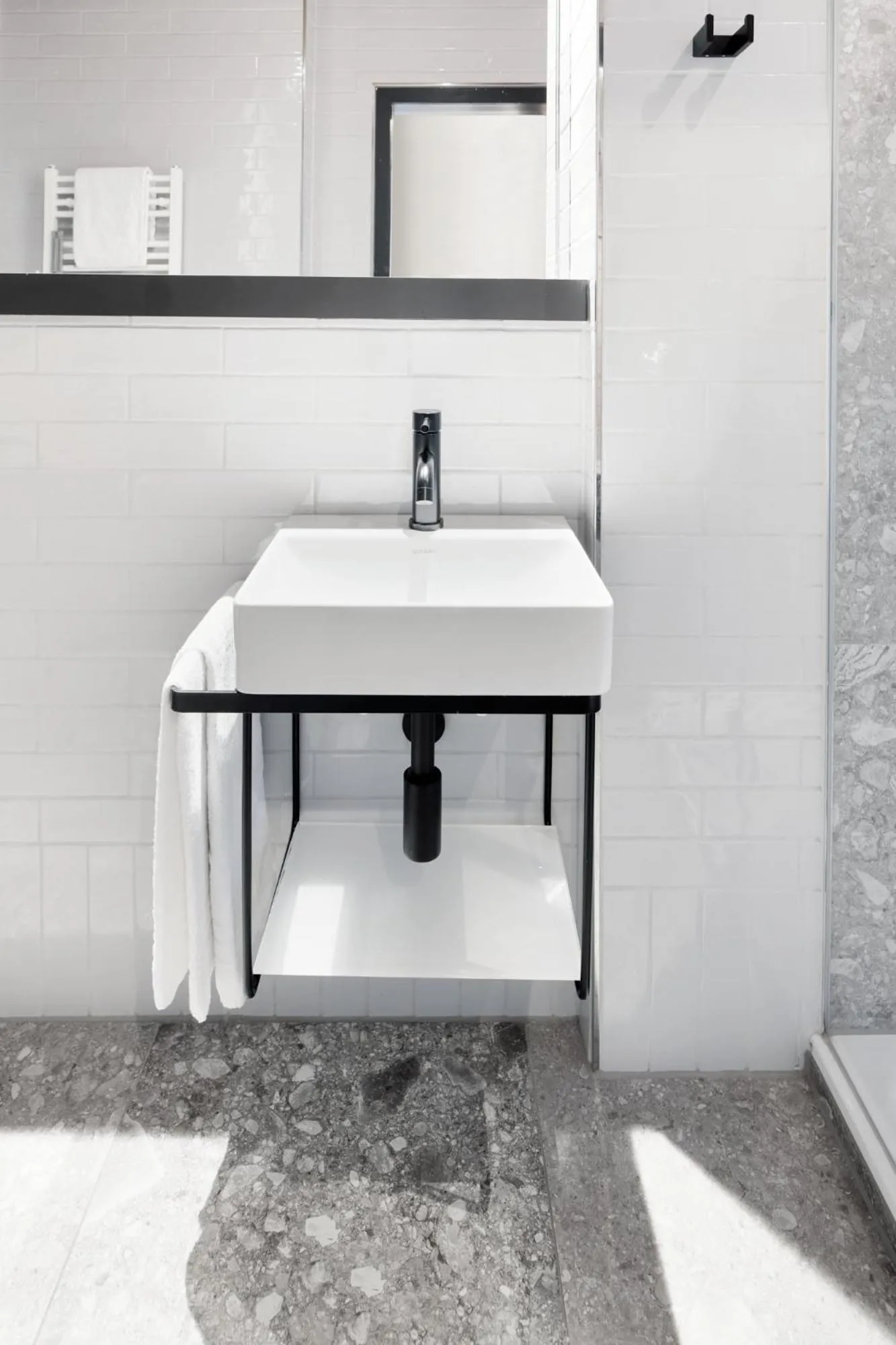 Bathroom in art Hotel Tucholsky