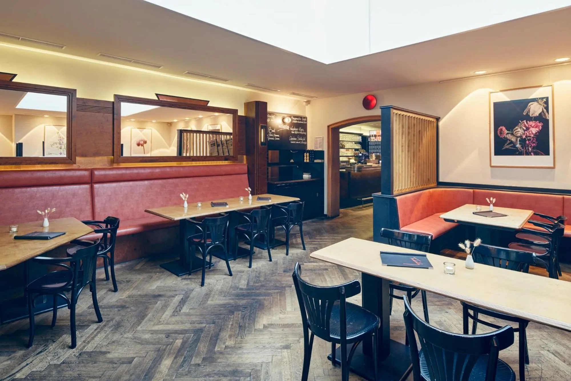 Restaurant/places to eat in art Hotel Tucholsky