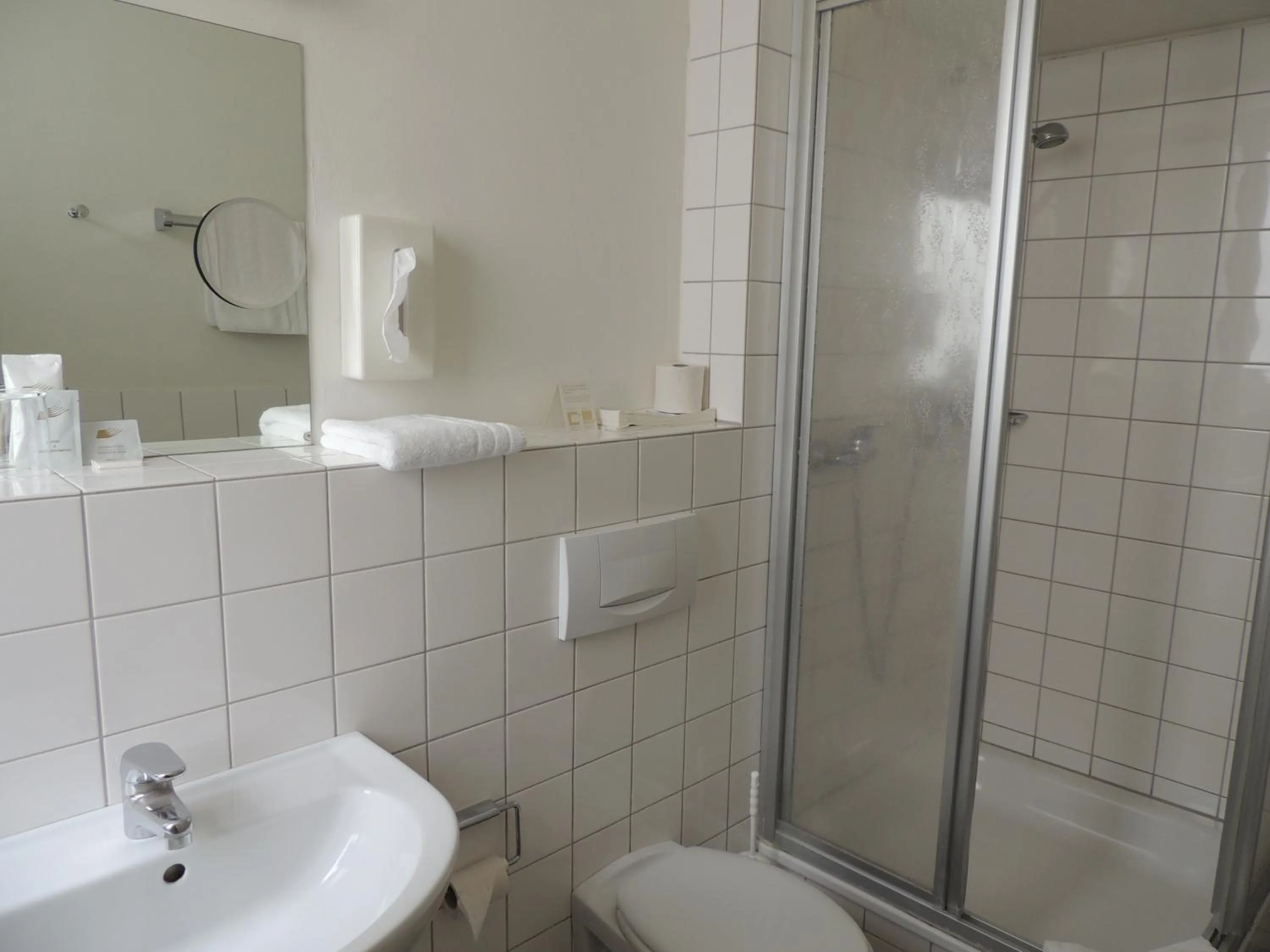 Bathroom in CVJM Düsseldorf Hotel & Tagung