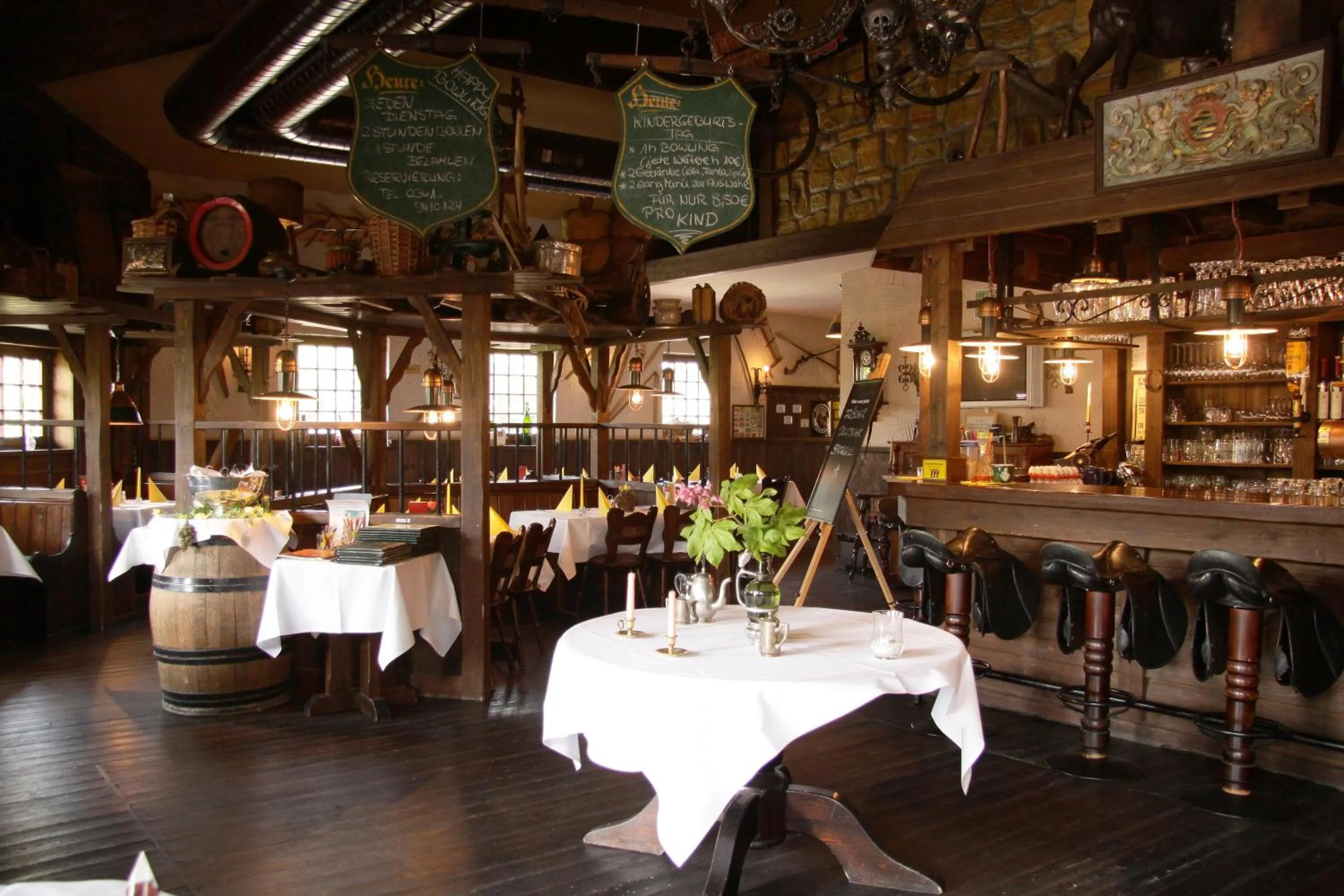 Restaurant/places to eat in Hotel 3 Linden