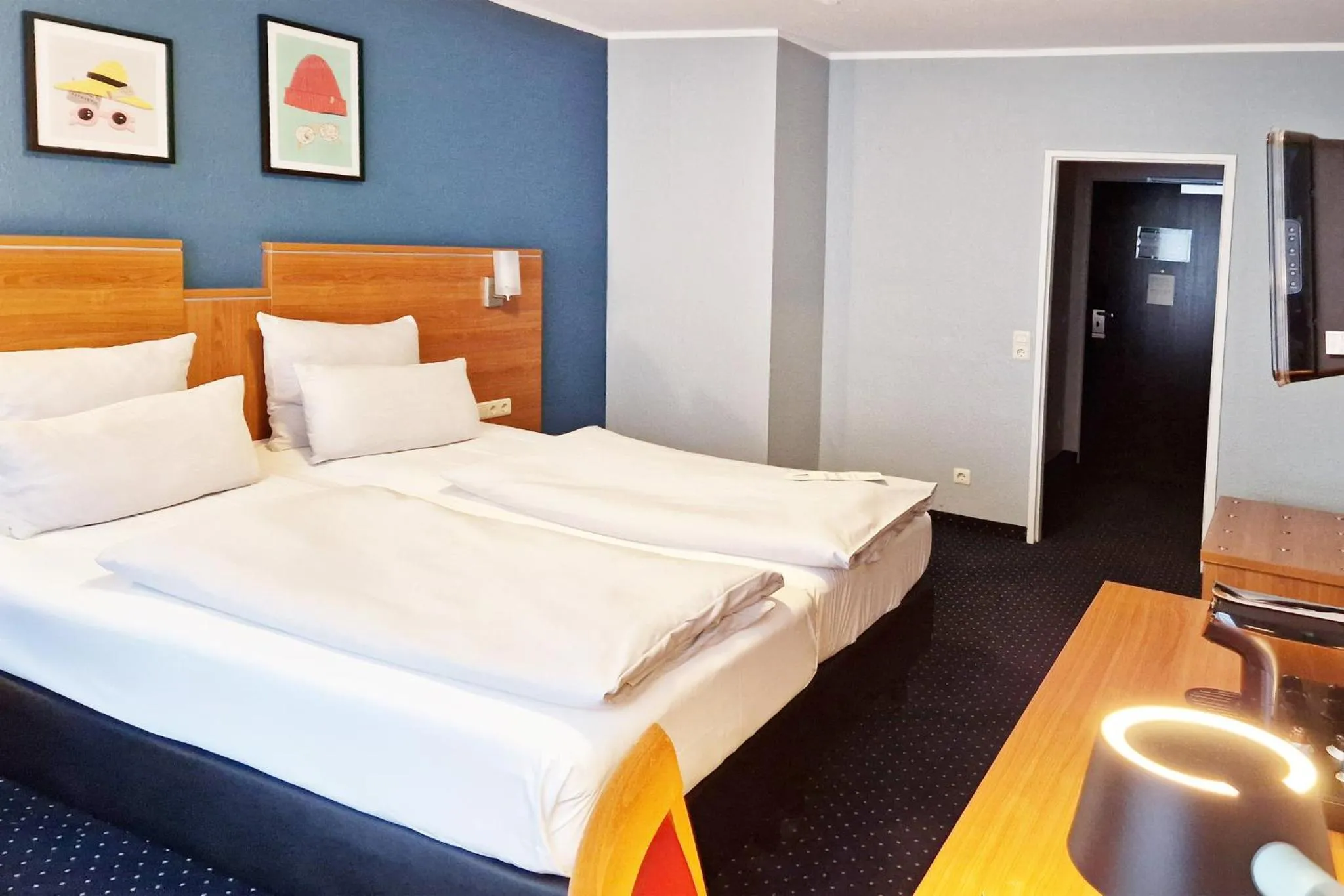 Photo of the whole room, Bed in Garner Hotel Bochum by IHG