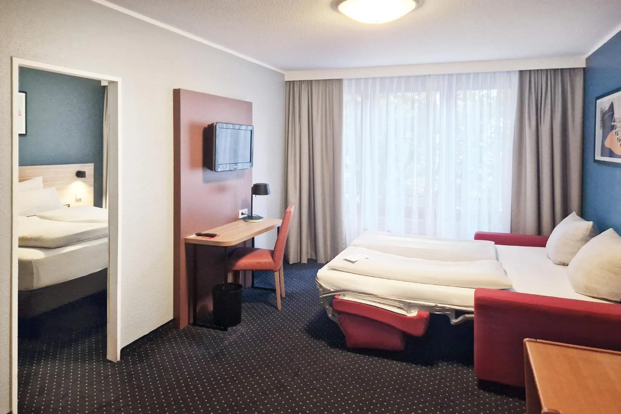 Photo of the whole room, Bed in Garner Hotel Bochum by IHG