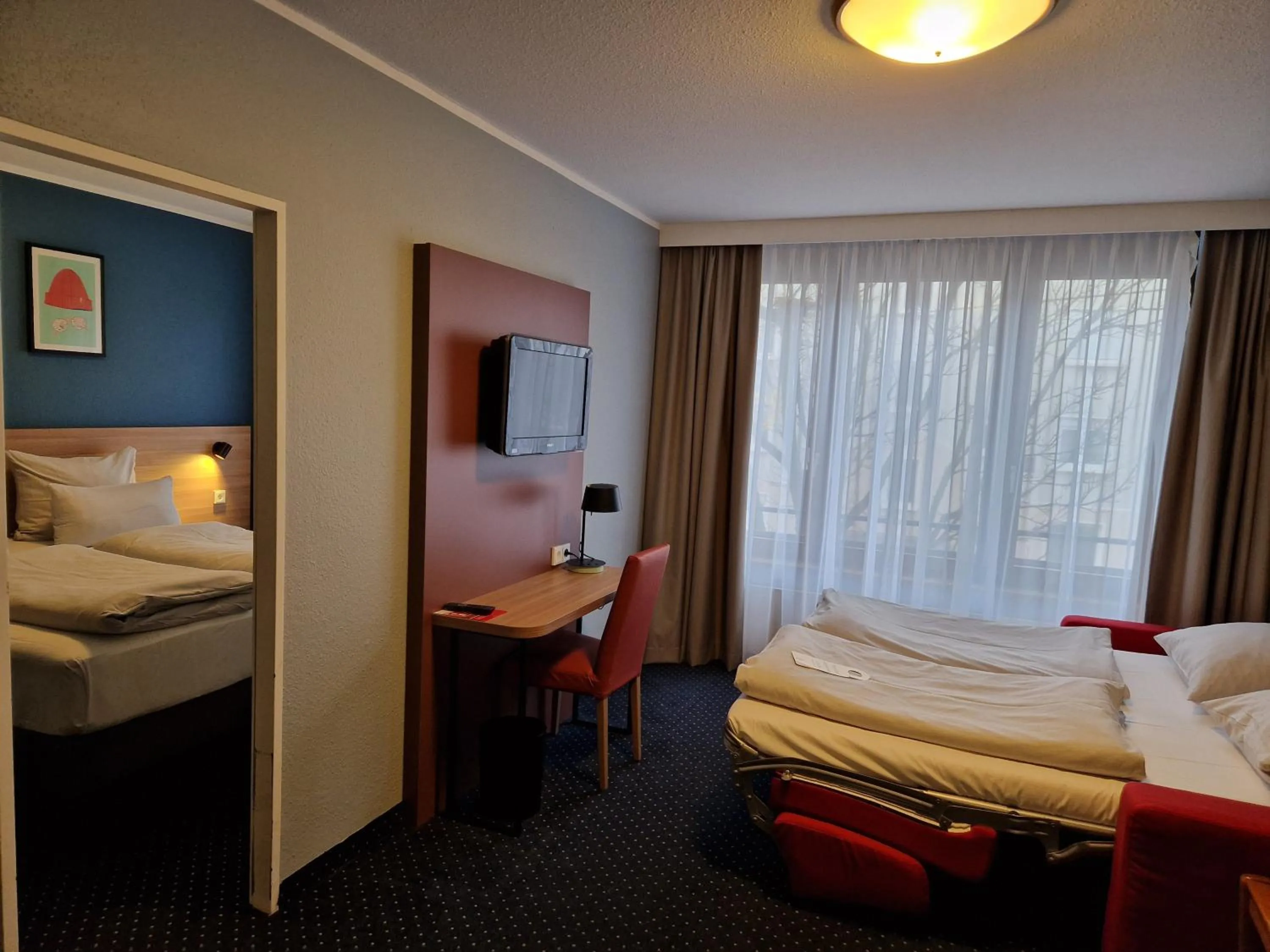 Photo of the whole room, Bed in Garner Hotel Bochum by IHG