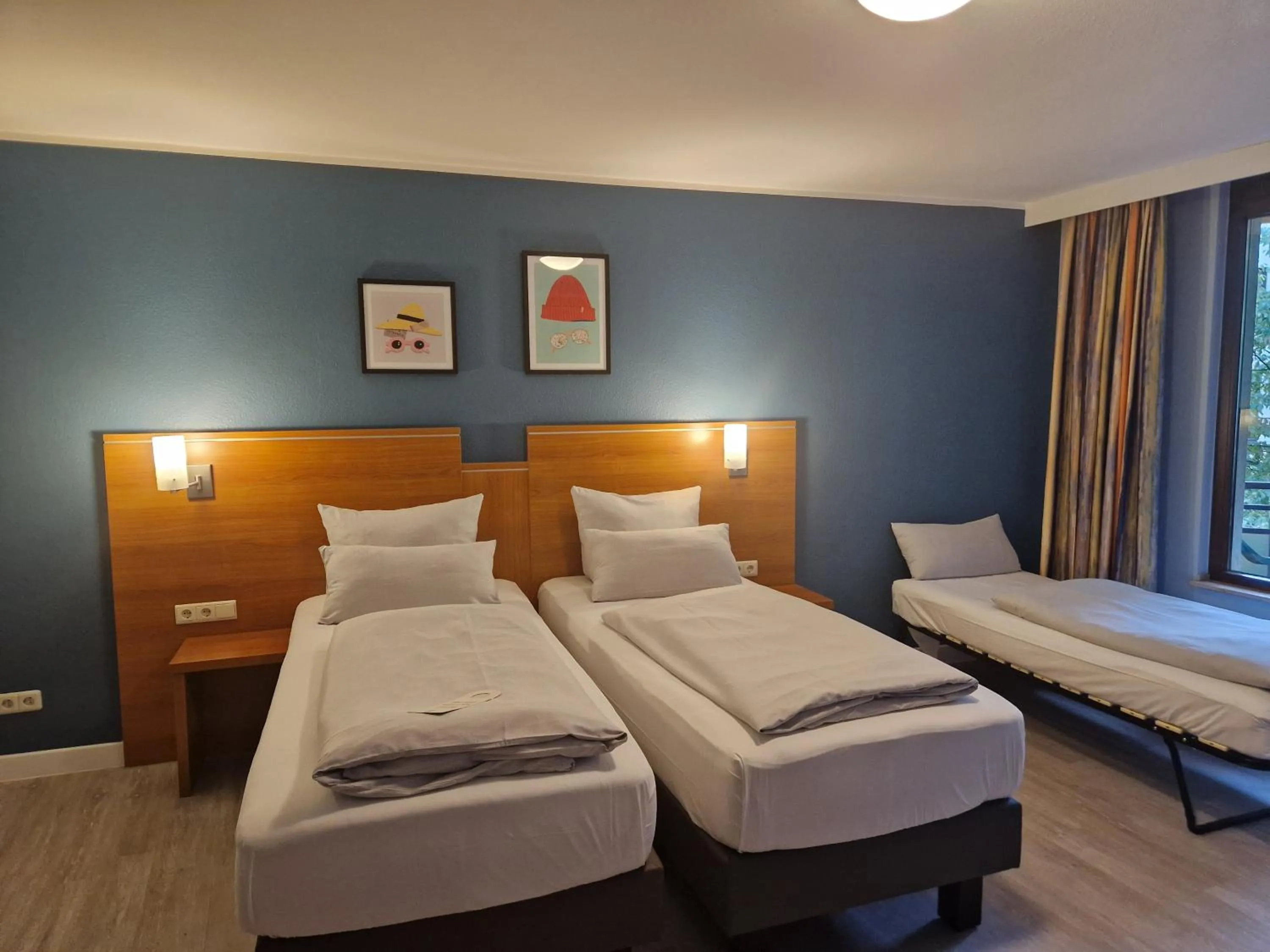Photo of the whole room, Bed in Garner Hotel Bochum by IHG