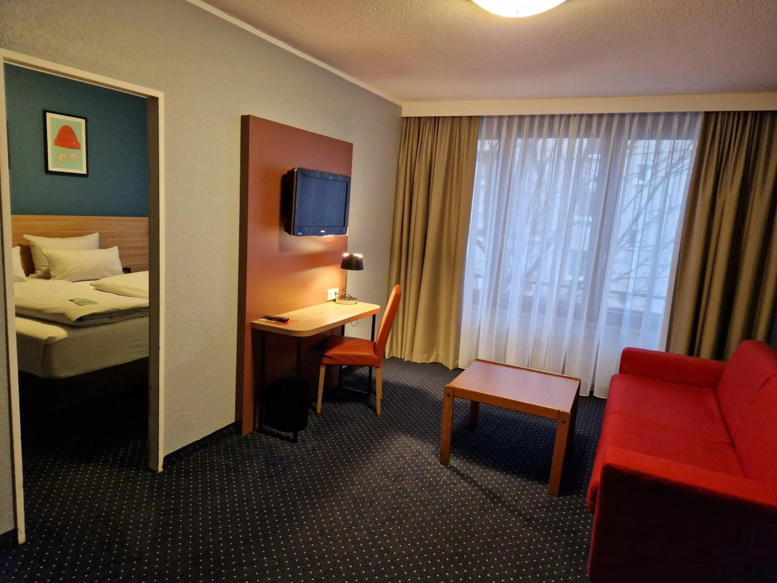 Photo of the whole room, Bed in Garner Hotel Bochum by IHG