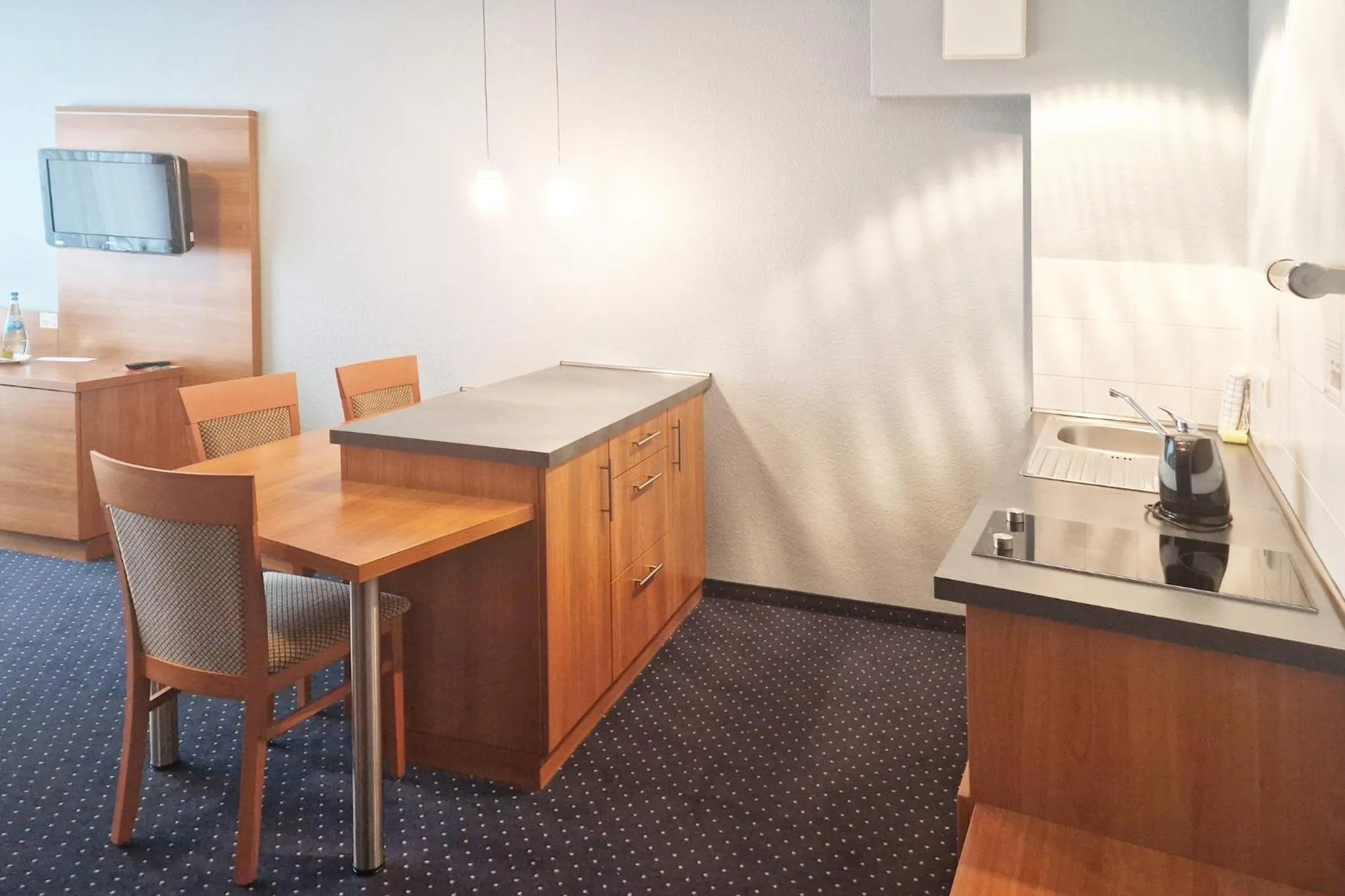 Photo of the whole room in Garner Hotel Bochum by IHG