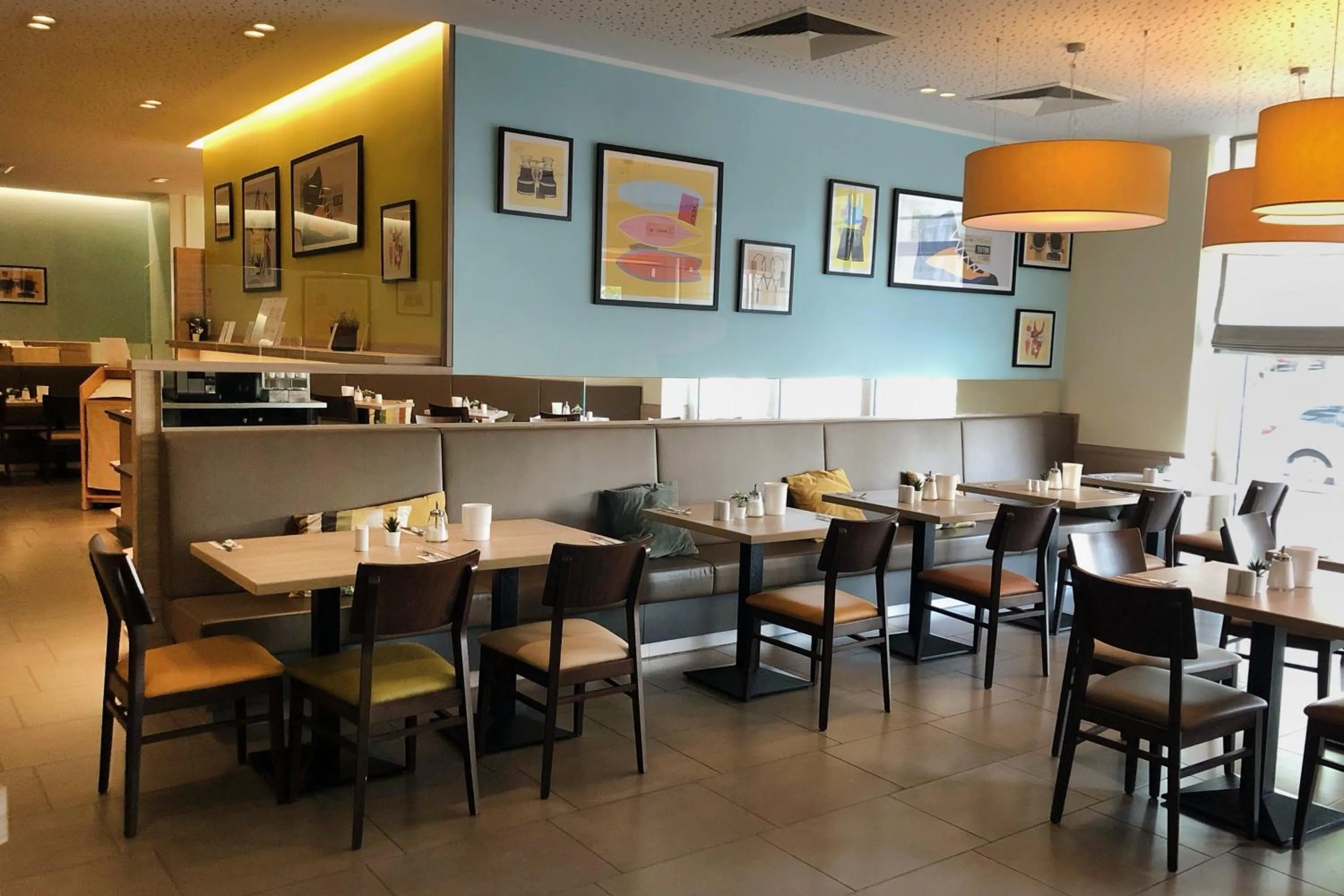 Restaurant/places to eat in Garner Hotel Bochum by IHG