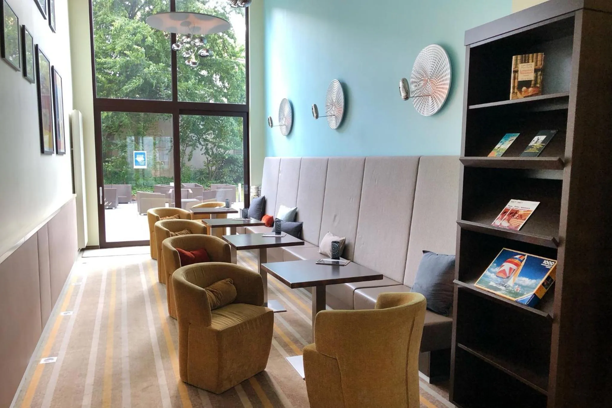 Restaurant/places to eat in Garner Hotel Bochum by IHG