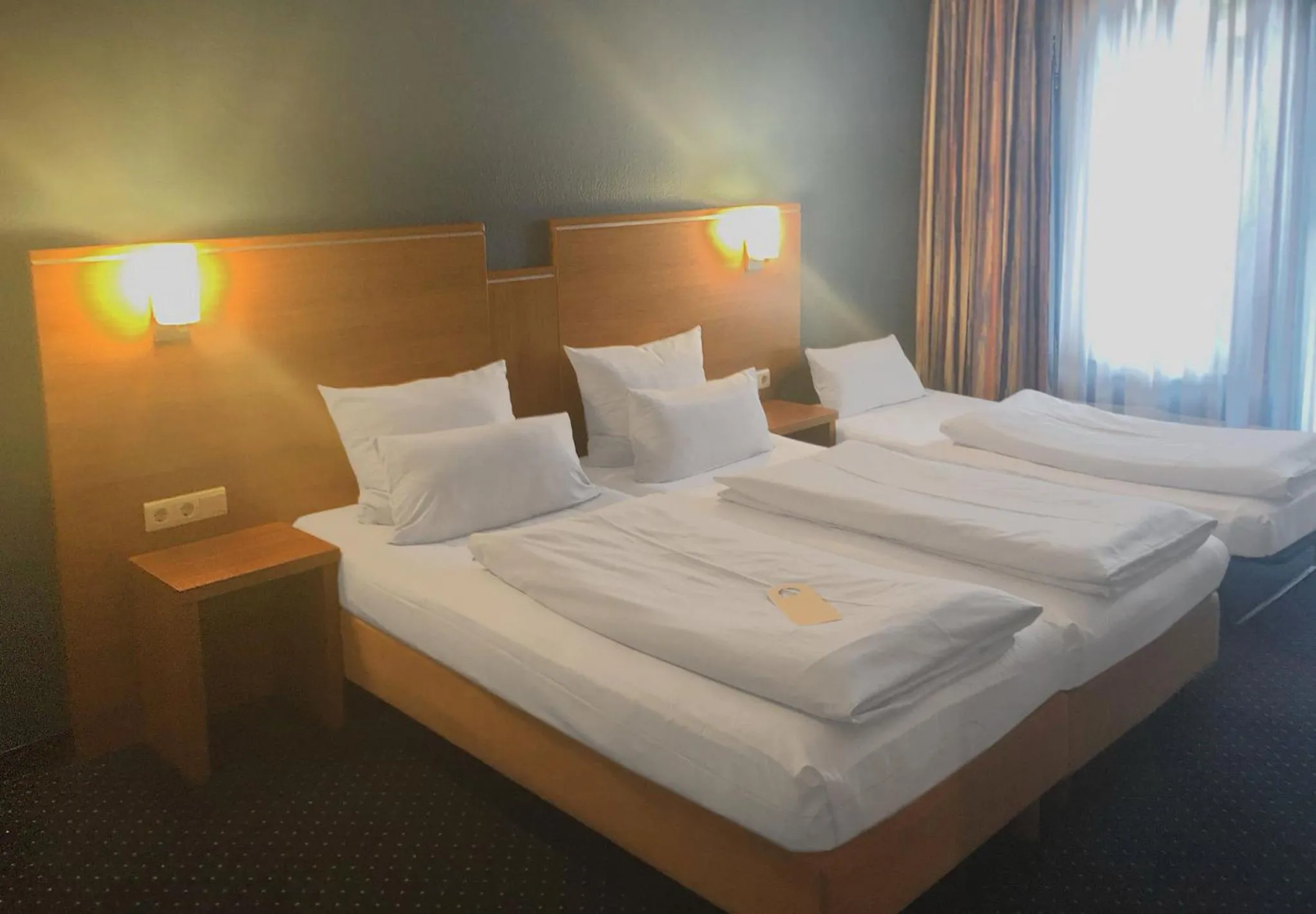 Photo of the whole room, Bed in Garner Hotel Bochum by IHG