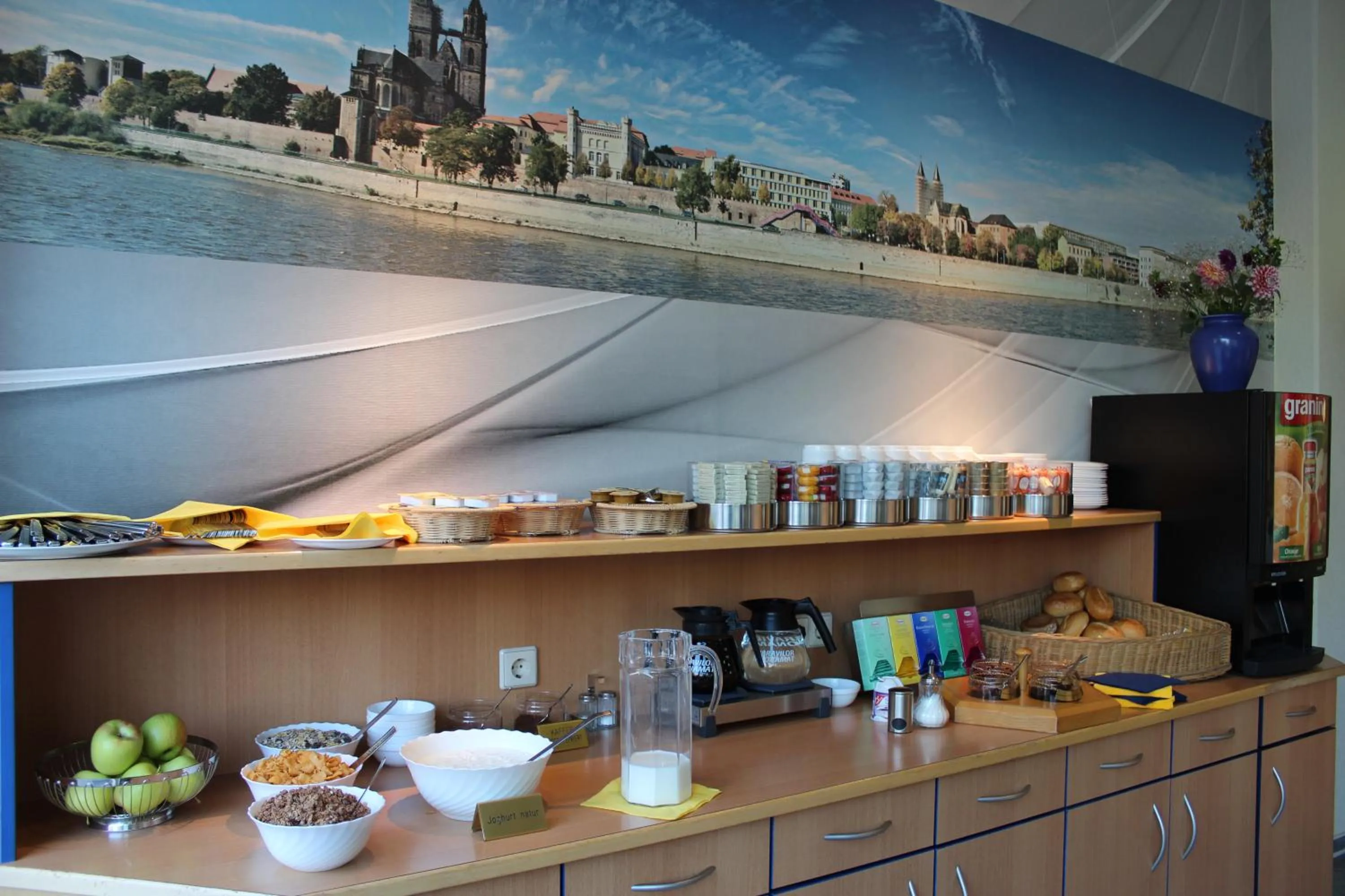 Breakfast in sleep & go Hotel Magdeburg