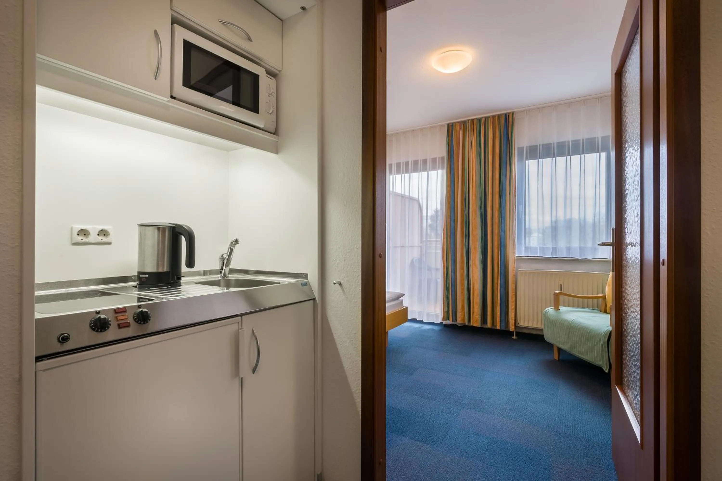 Coffee/tea facilities, Bed in acora Karlsruhe Zentrum Living the City