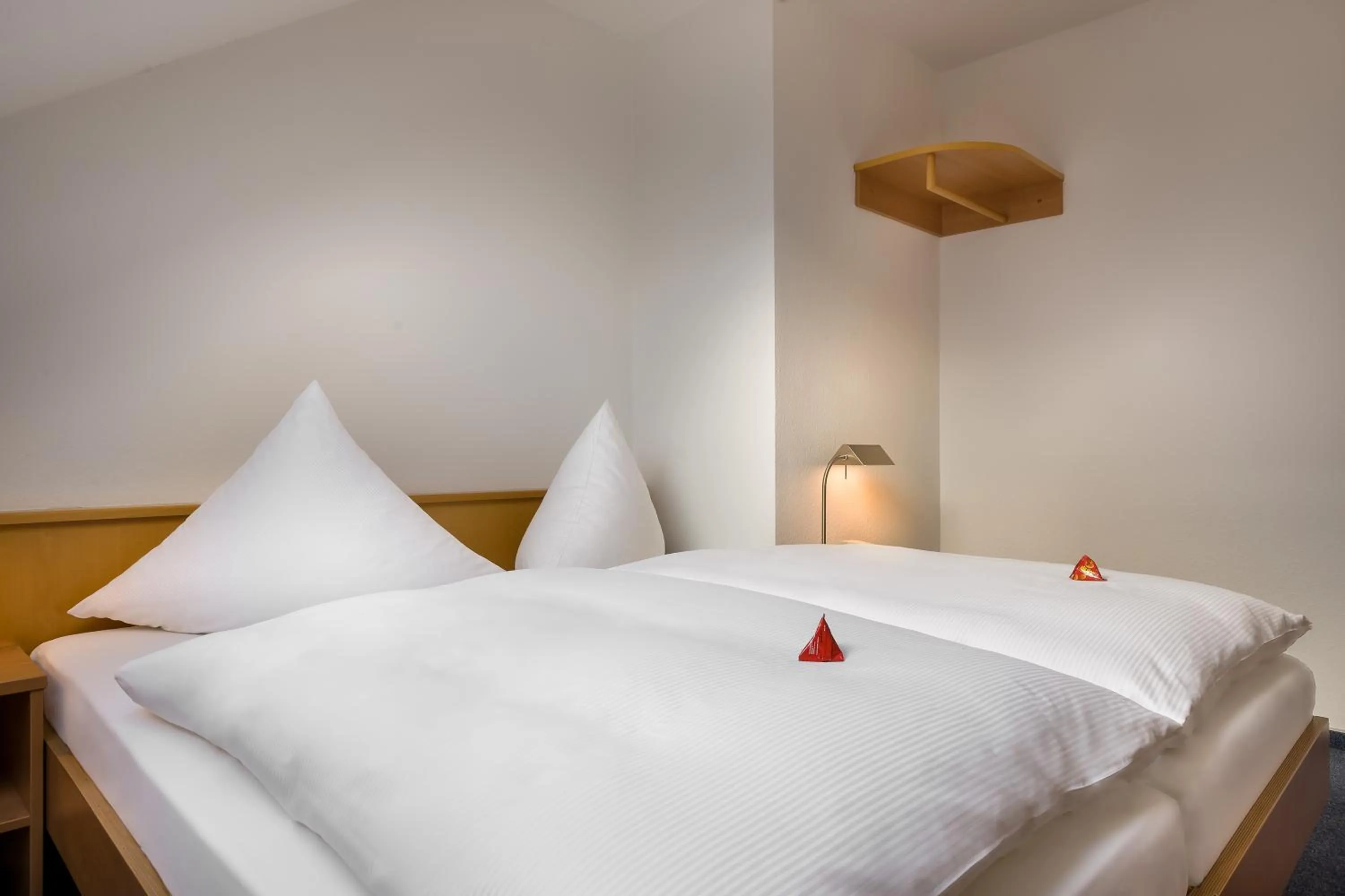 Bedroom, Bed in acora Karlsruhe Zentrum Living the City