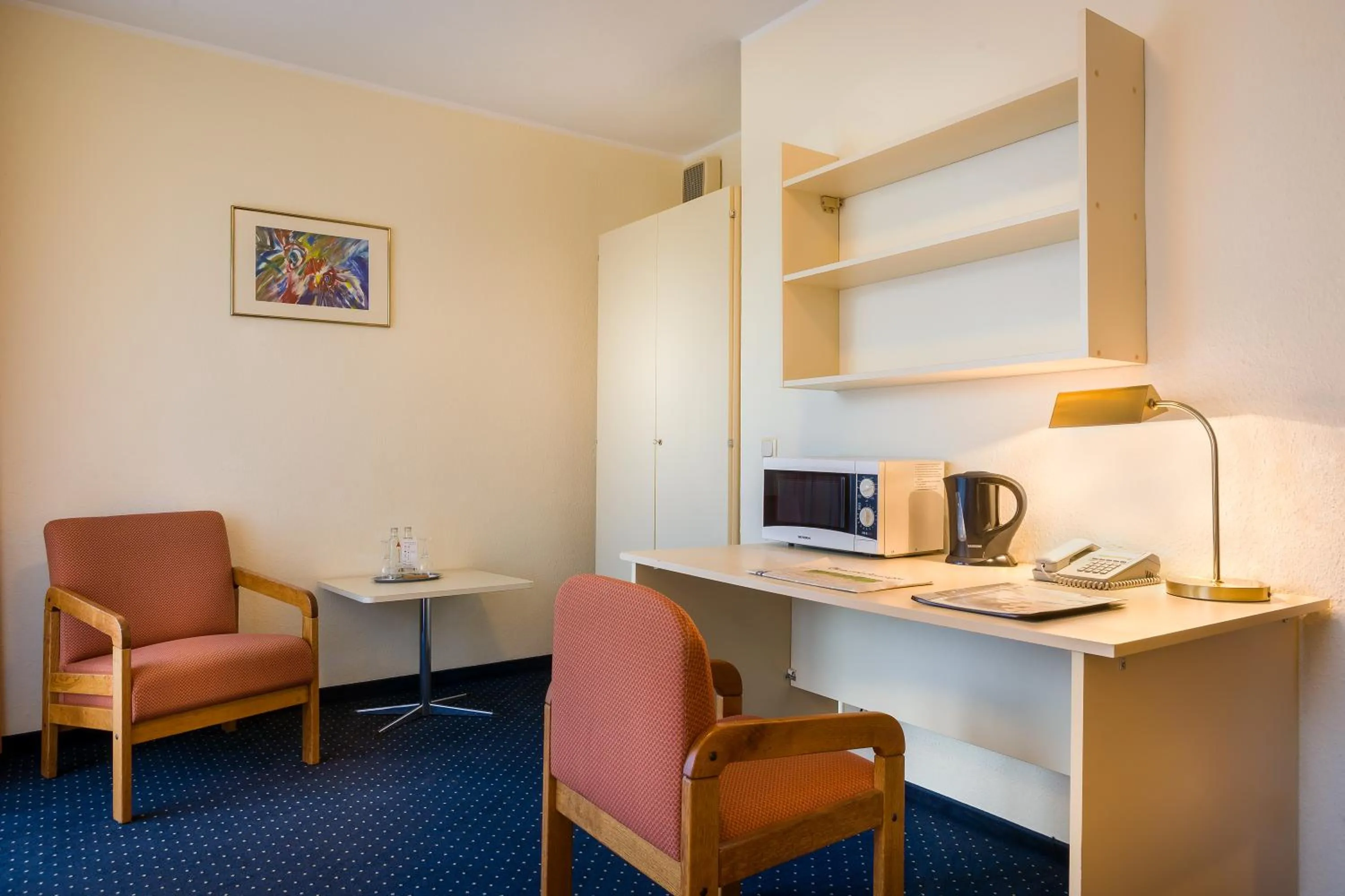 Photo of the whole room in acora Bonn Living the City