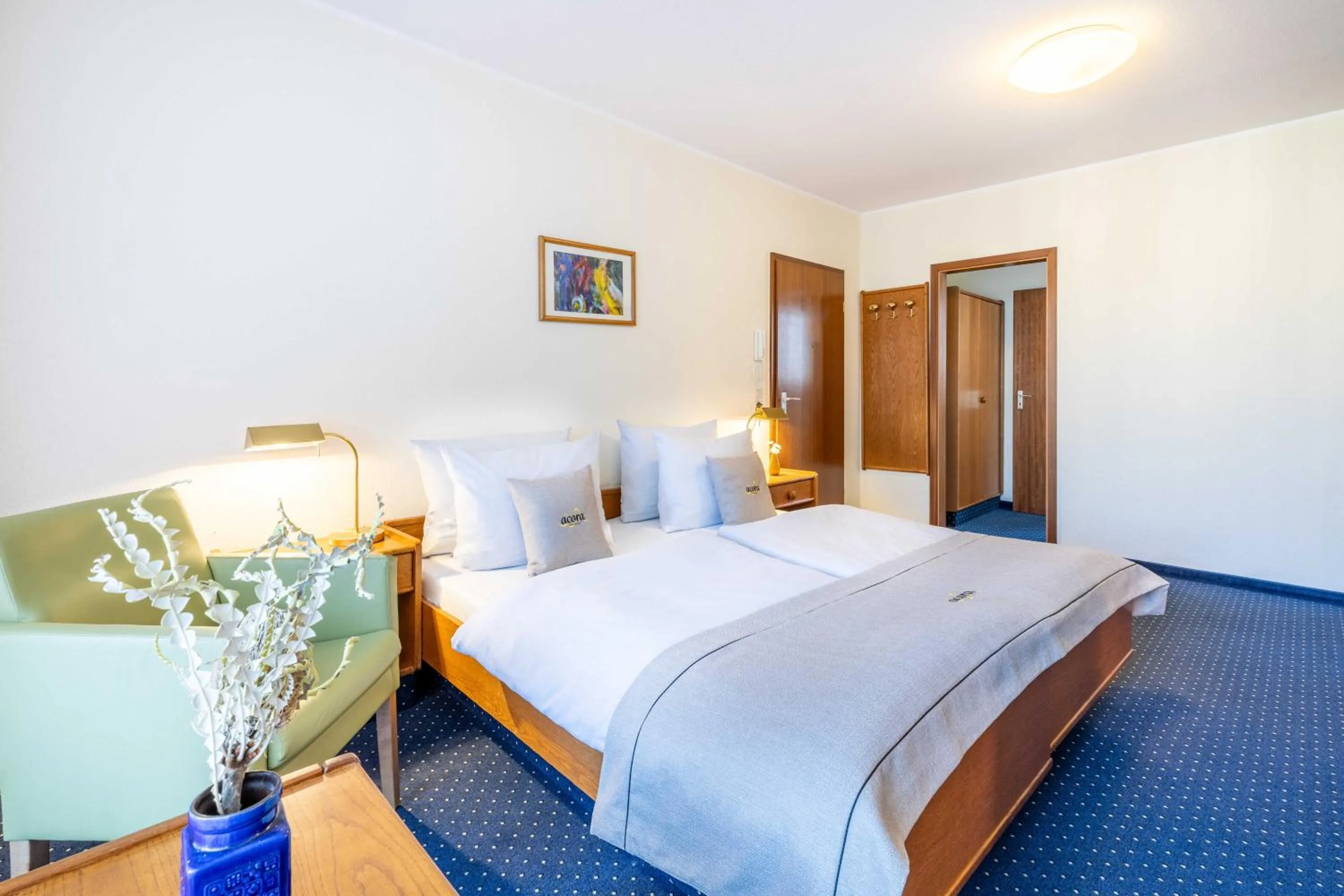 Photo of the whole room, Bed in acora Bonn Living the City