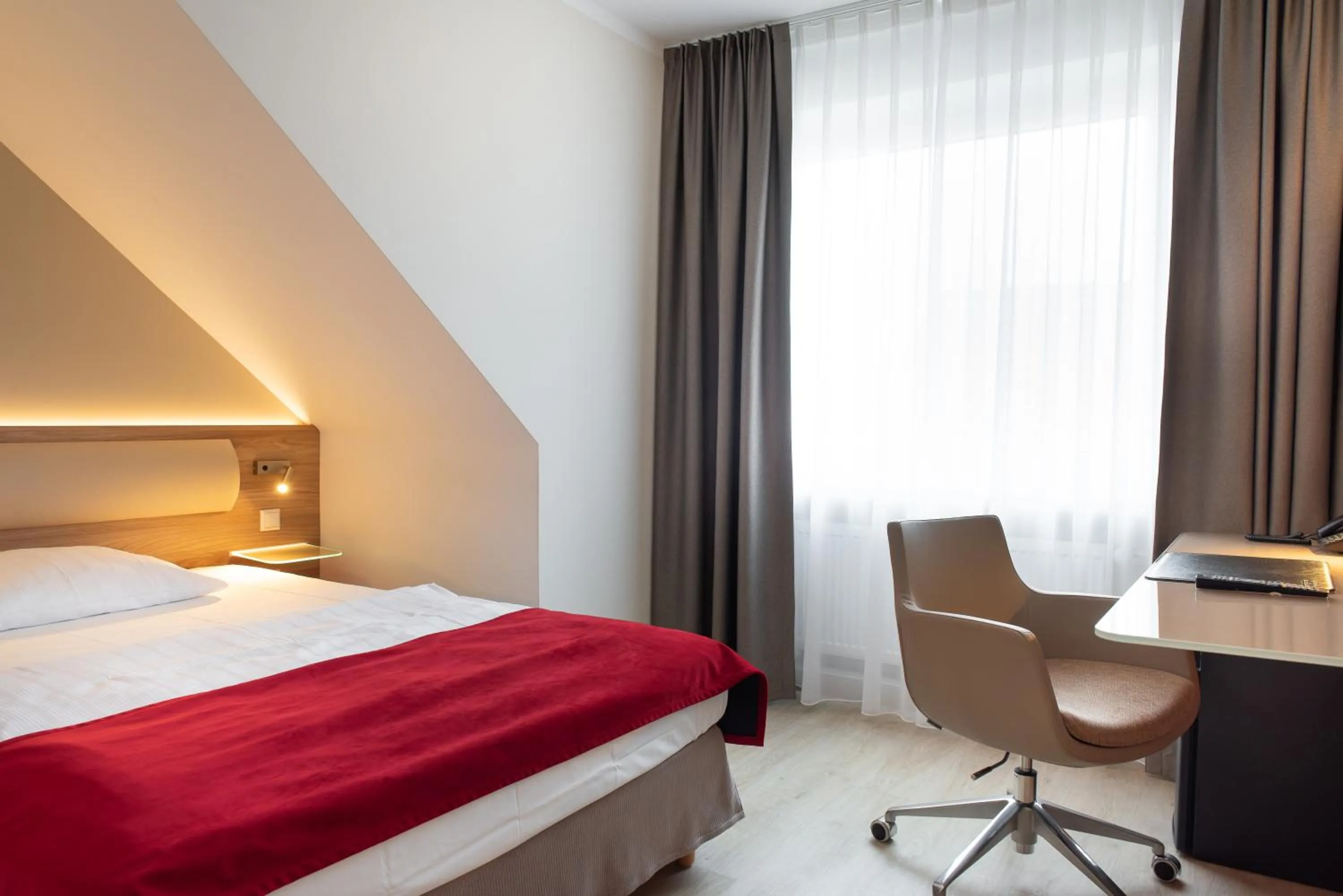 Decorative detail, Bed in Hotel Königshof am Funkturm