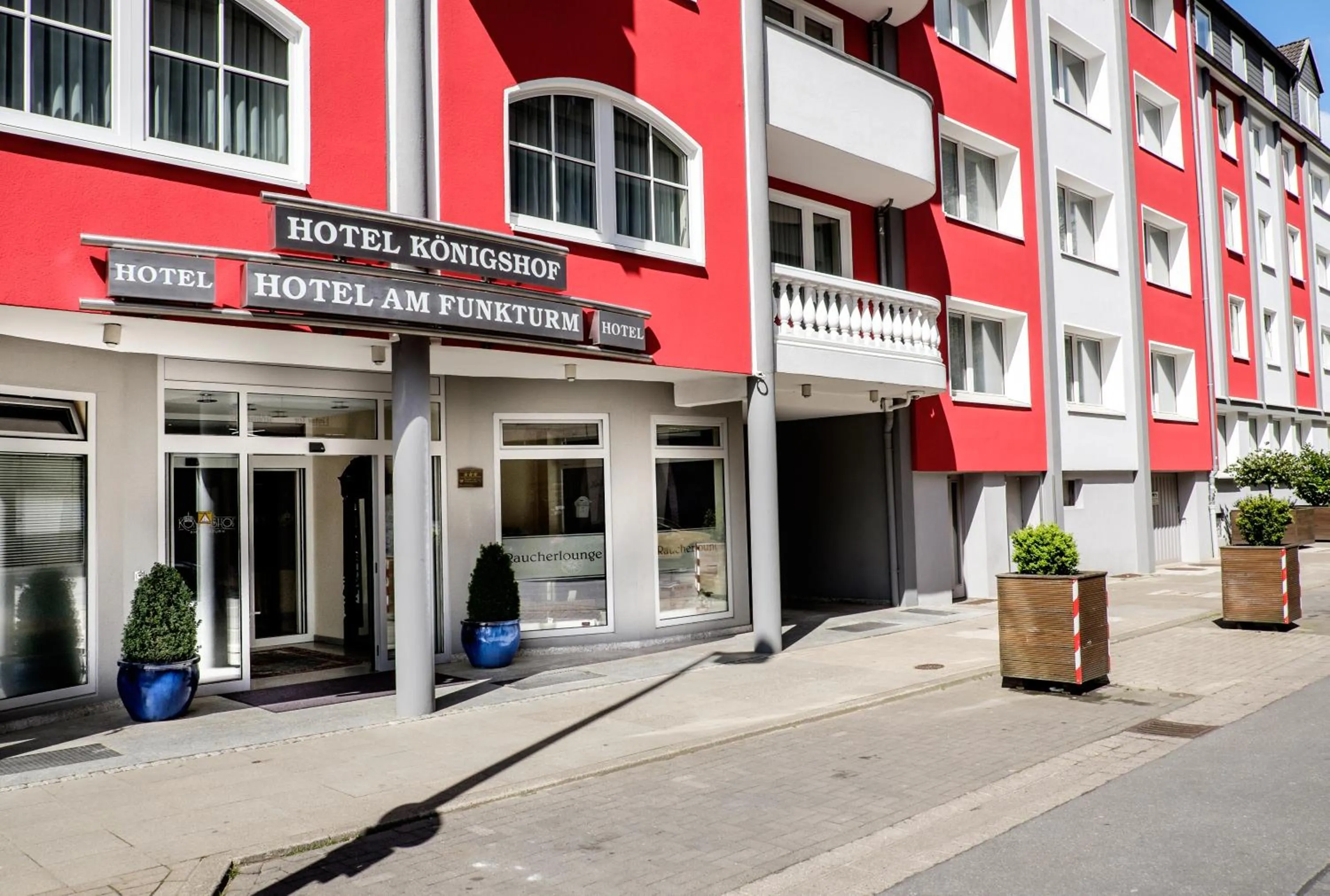 Facade/entrance in Hotel Königshof am Funkturm