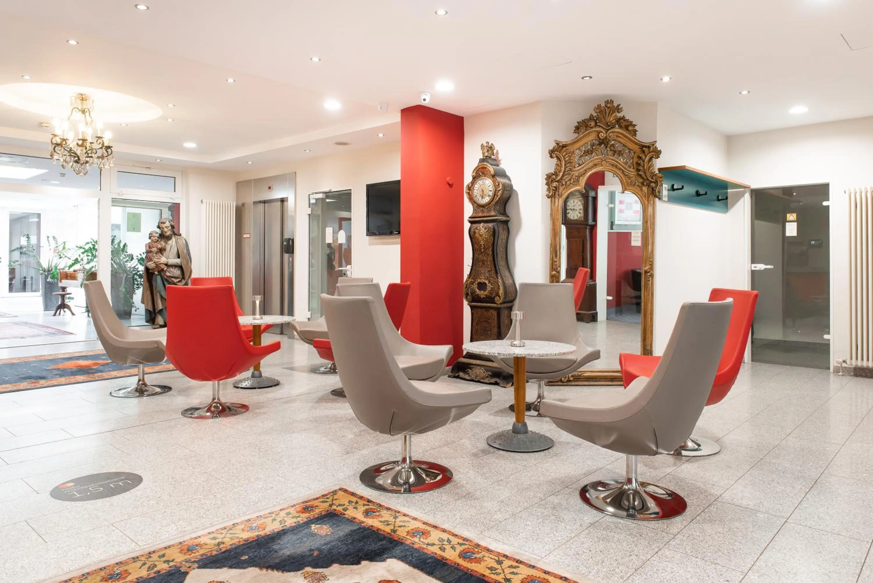 Lobby or reception in Hotel Königshof am Funkturm