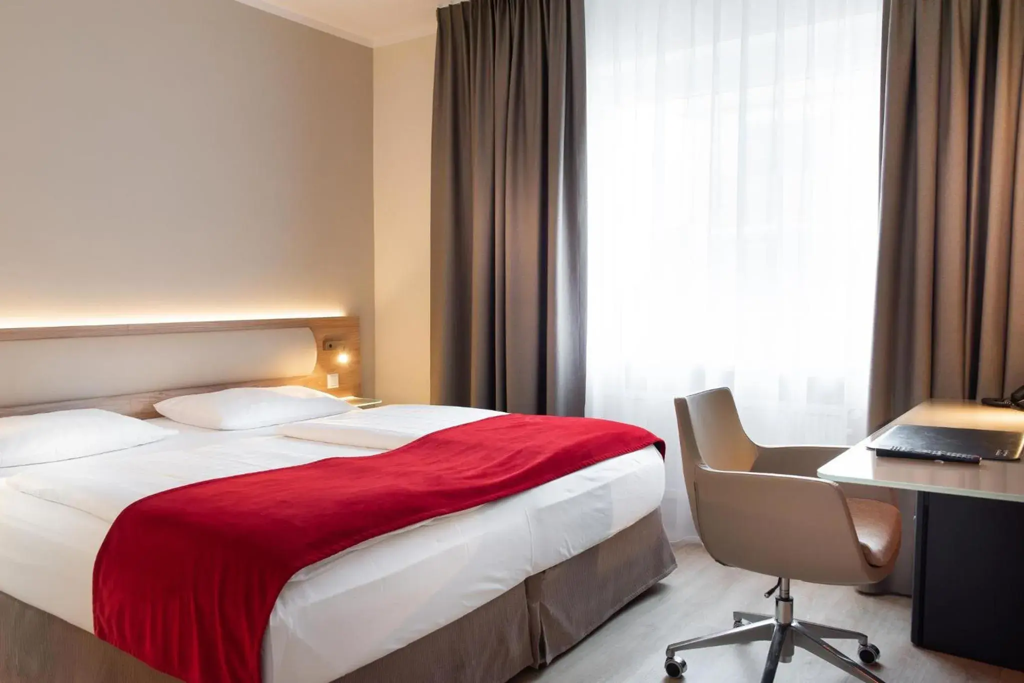 Deluxe Double Room in Hotel Königshof am Funkturm Deluxe Double Room in Hotel Königshof am Funkturm