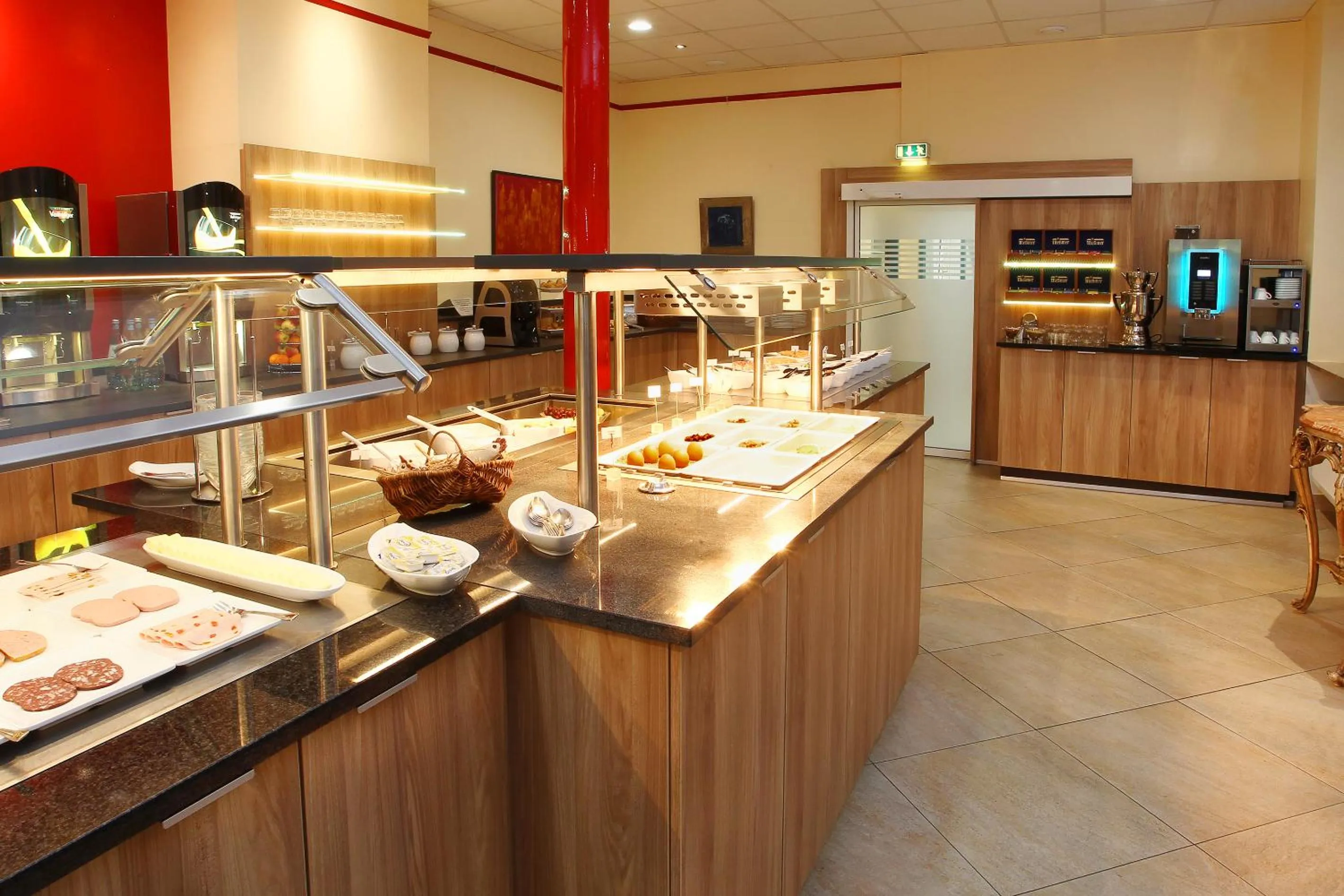 Buffet breakfast in Hotel Königshof am Funkturm