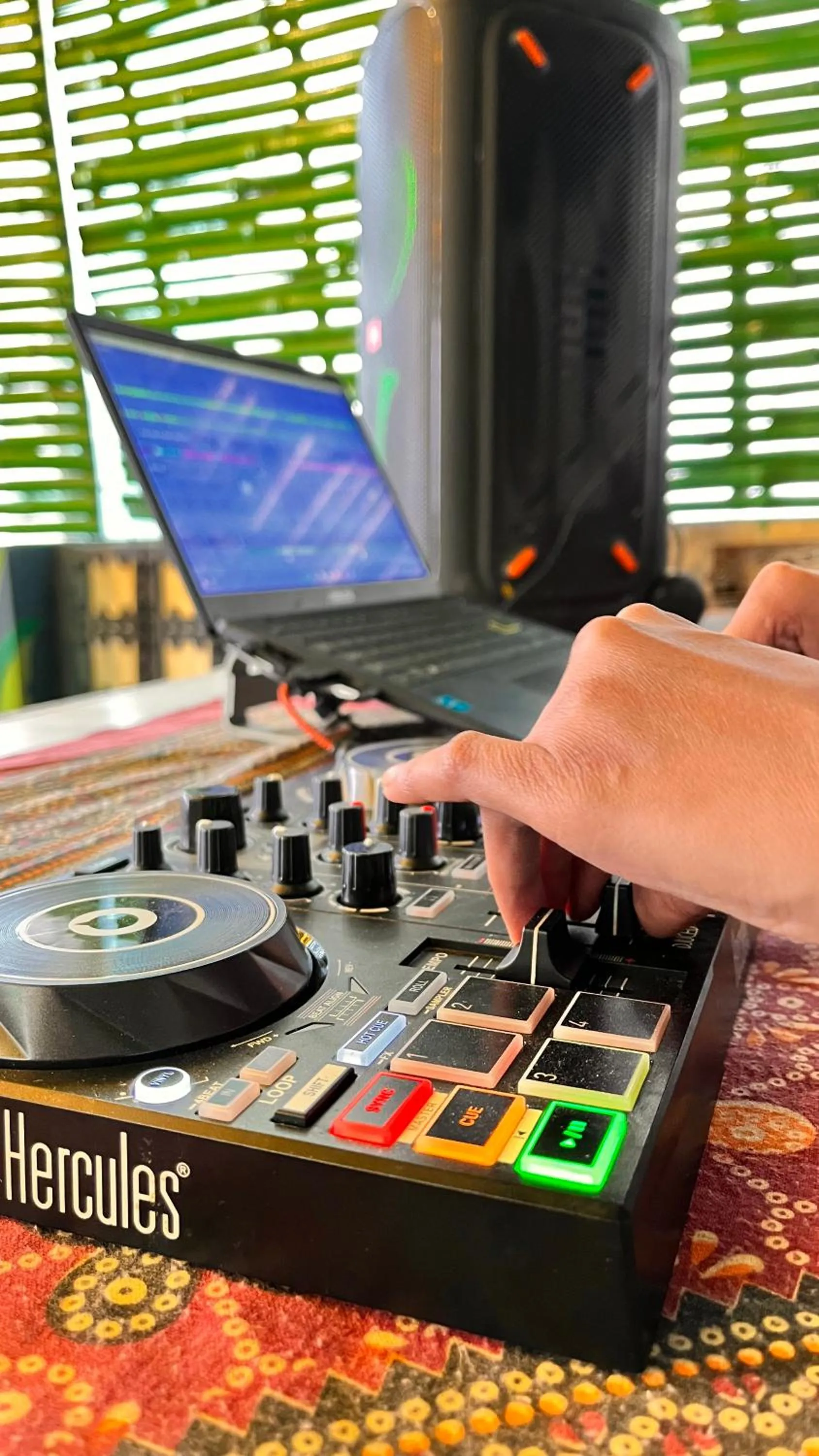 Communal lounge/ TV room in Madsquad Hostel Dorms & Rooms