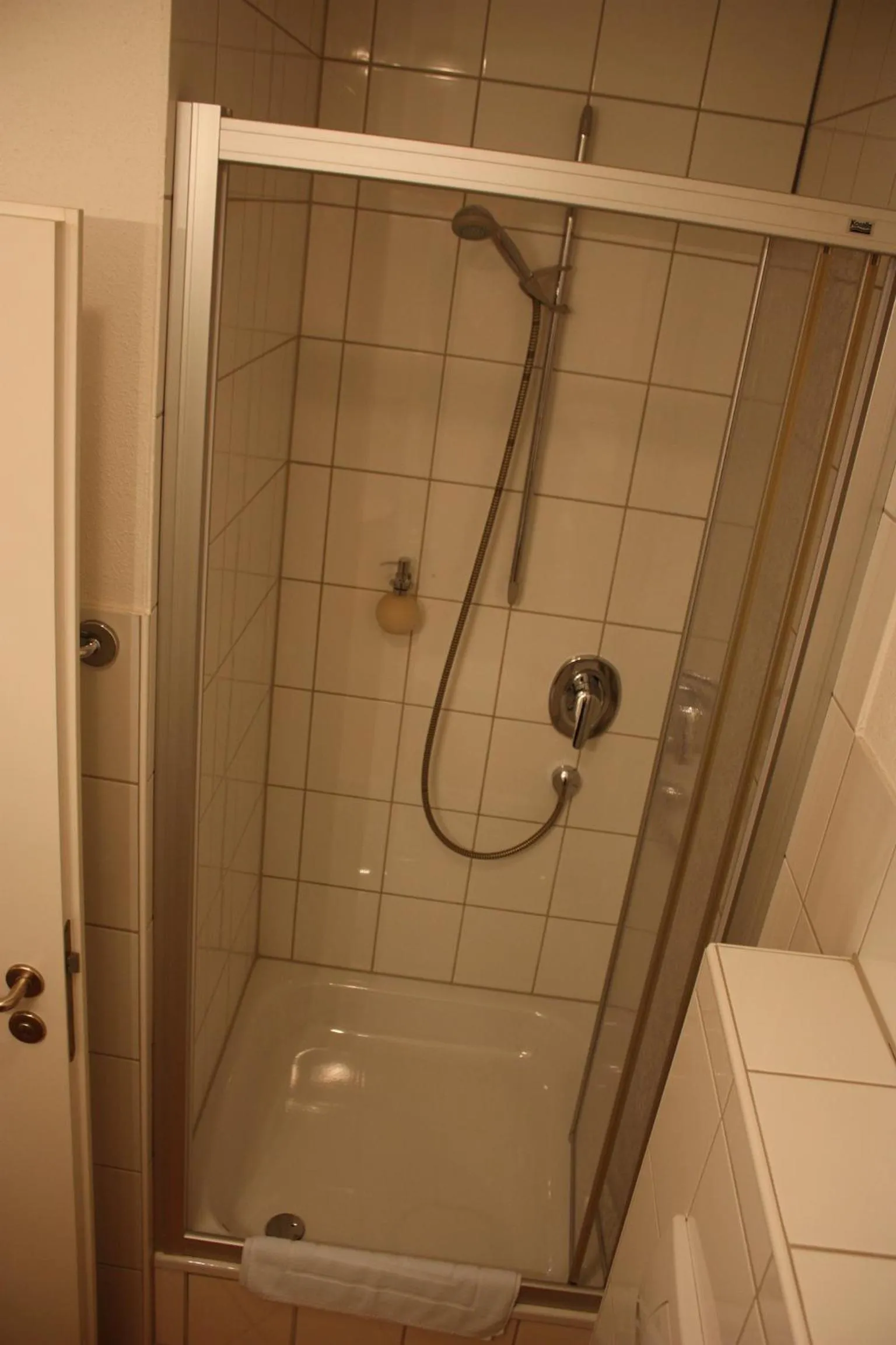 Shower in Cross-Country-Hotel Hirsch