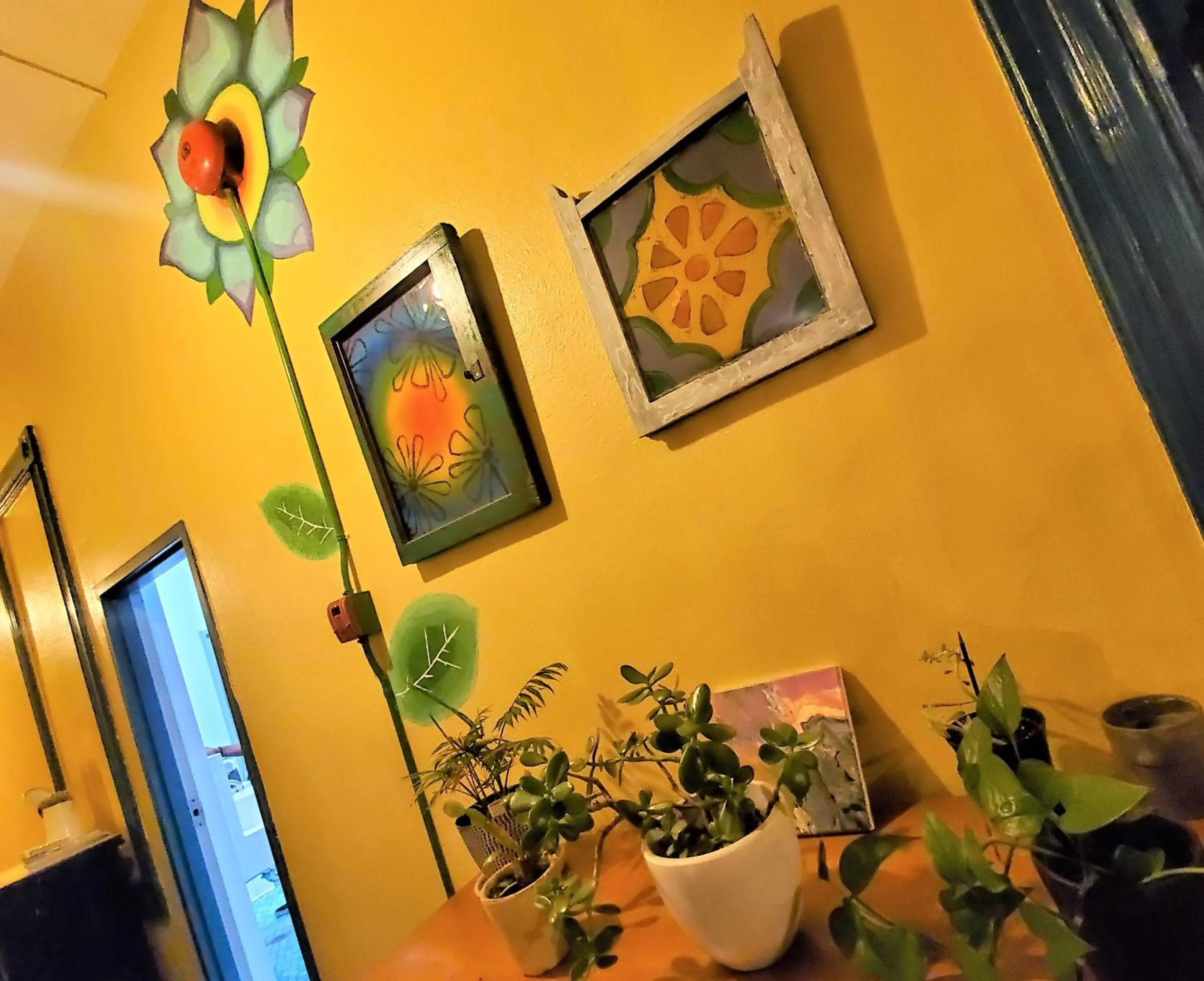 Decorative detail in Gaslamp Hostel