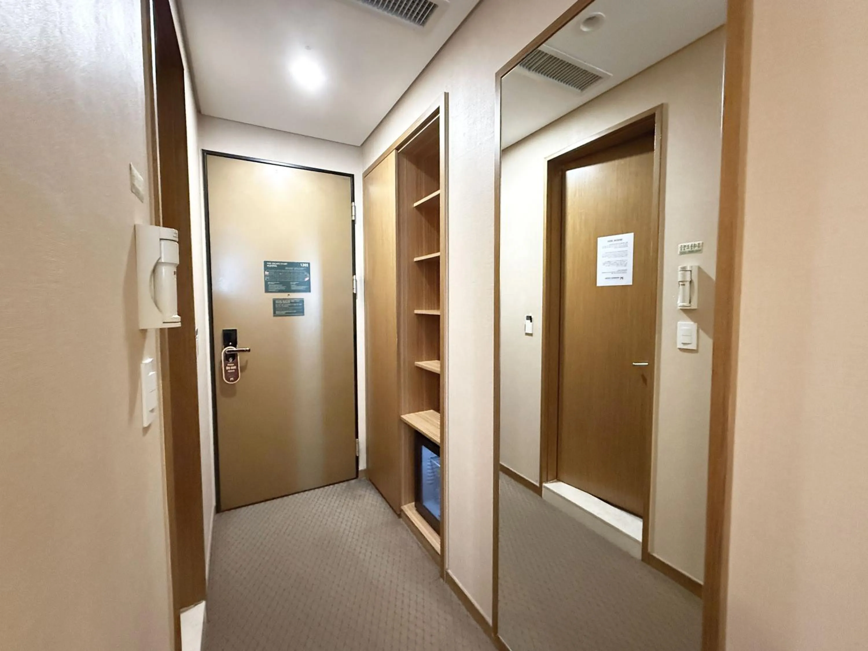 Photo of the whole room in Mohenic Hotel Seoul Myeongdong