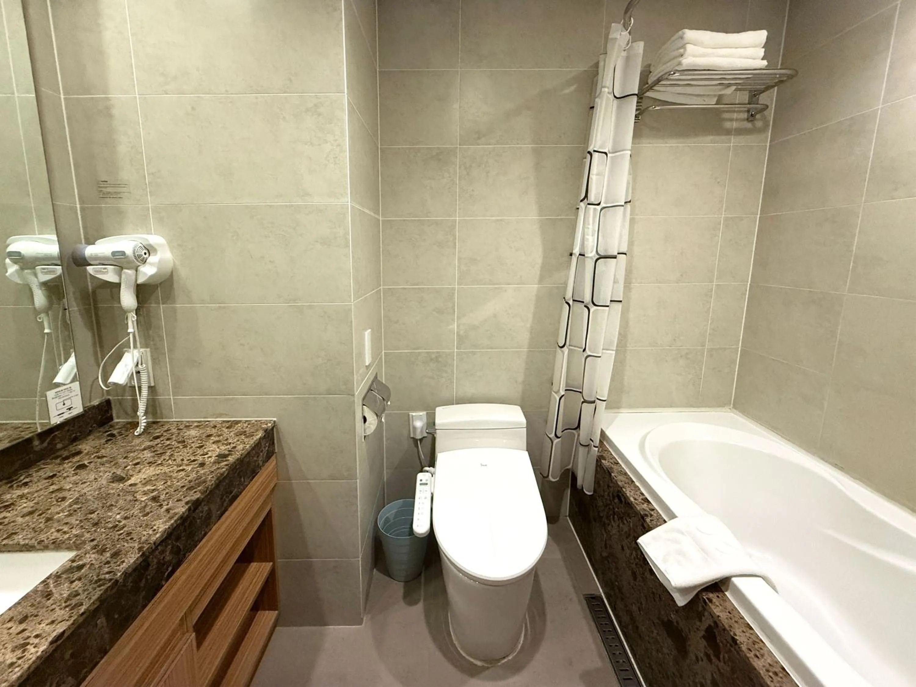 Shower in Mohenic Hotel Seoul Myeongdong