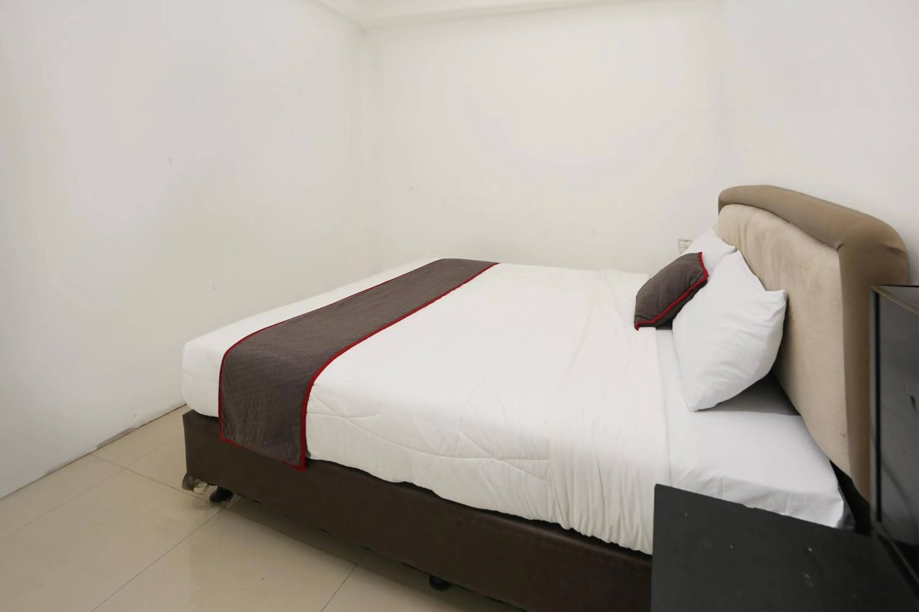Bedroom in Hotel O Bekasi Near Mall Lippo Cikarang Formerly Hotel Addictk
