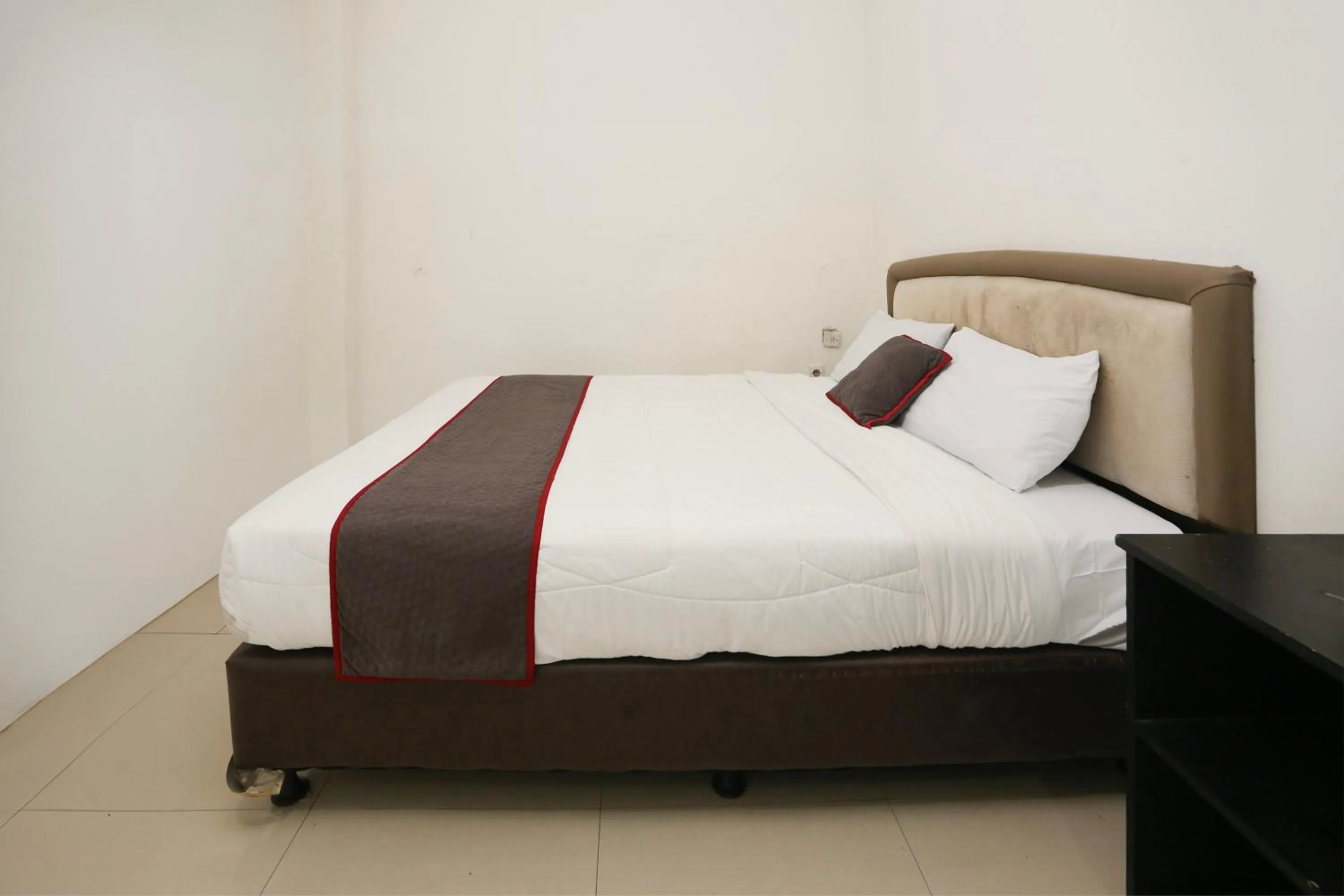 Bedroom in Hotel O Bekasi Near Mall Lippo Cikarang Formerly Hotel Addictk