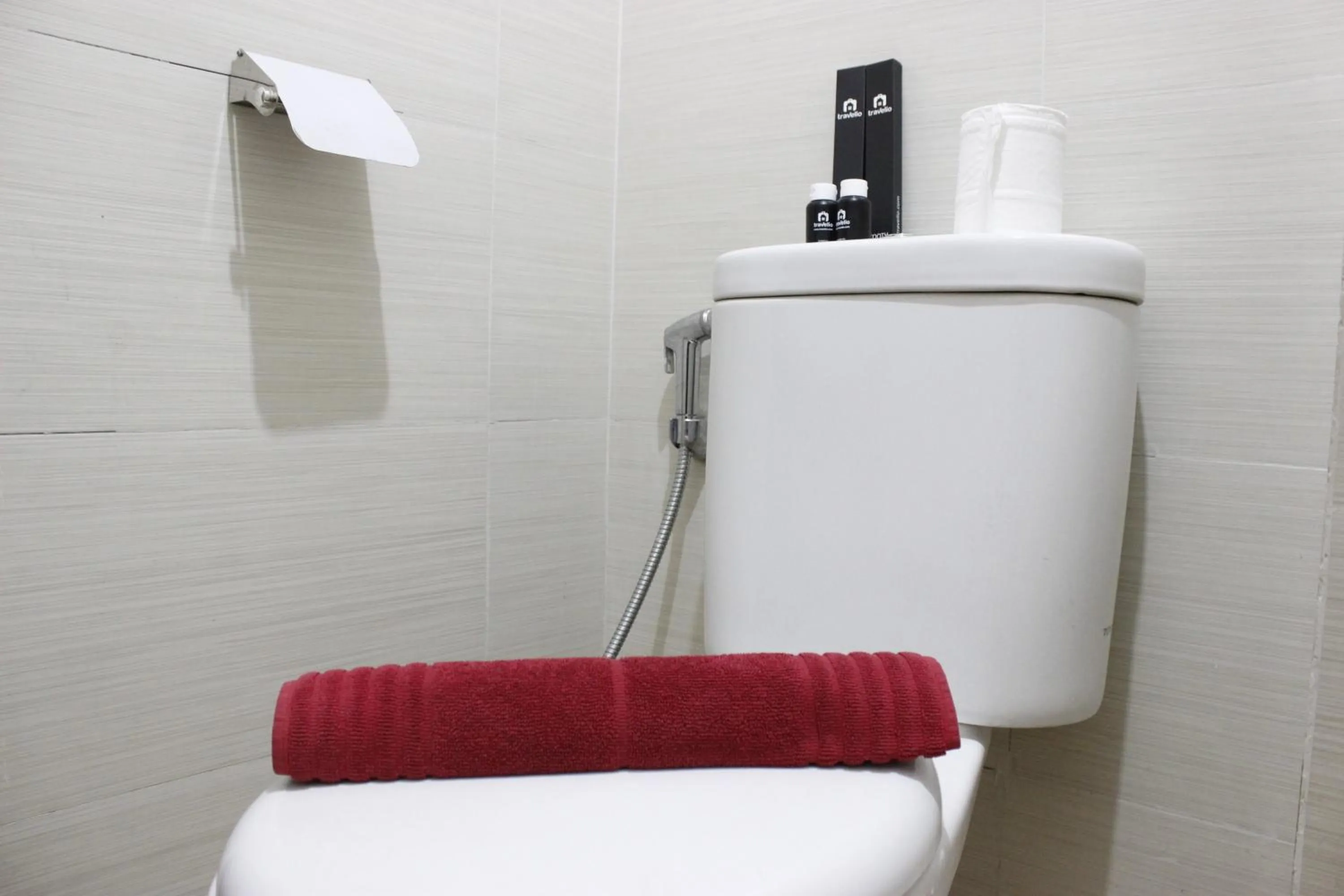 Bright and Stylish 2BR at Gateway Pasteur Apartment By Travelio