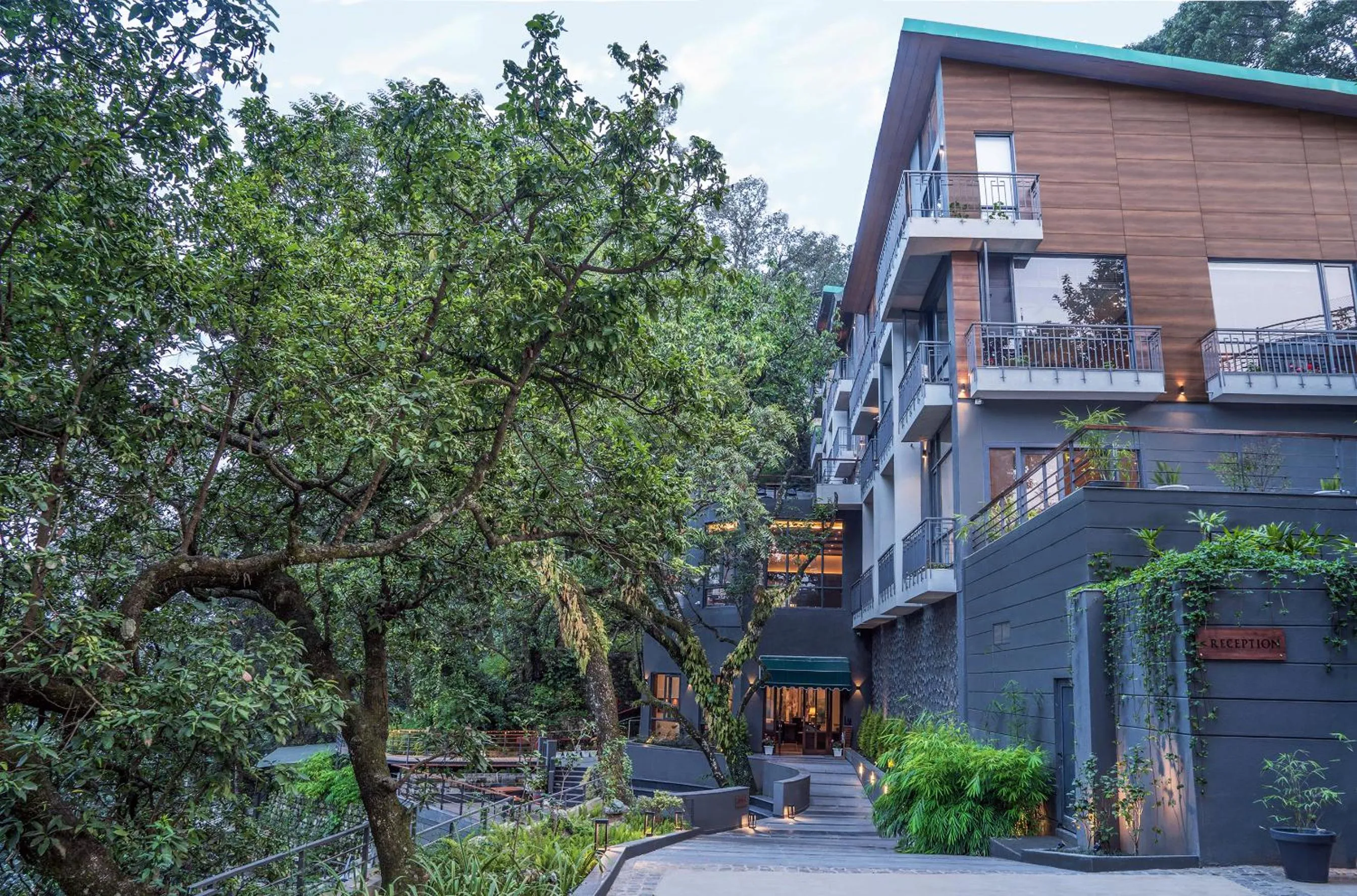 Facade/entrance in The Rosefinch Sarovar Portico