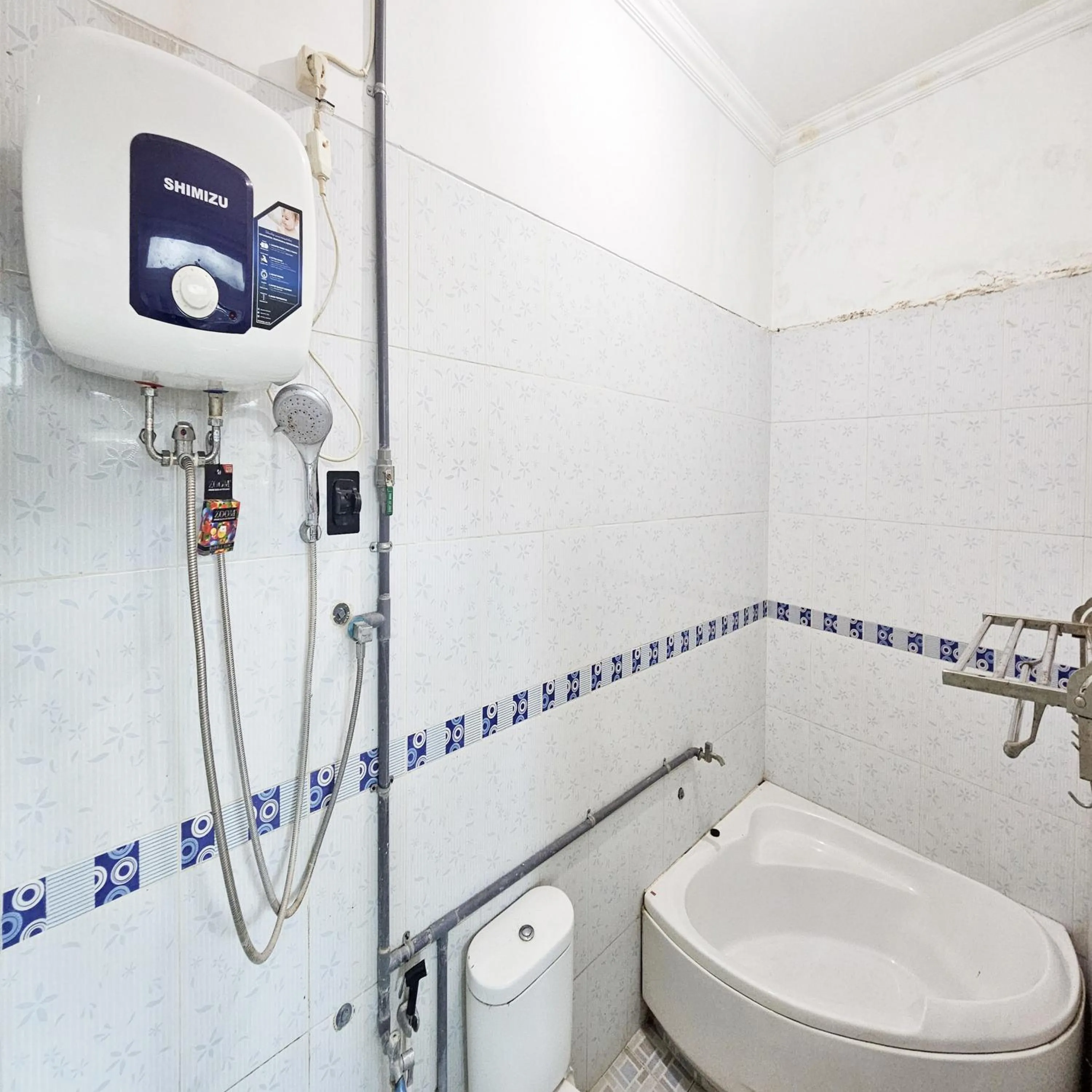 Bathroom in Ijen Homestay Mojokerto RedPartner